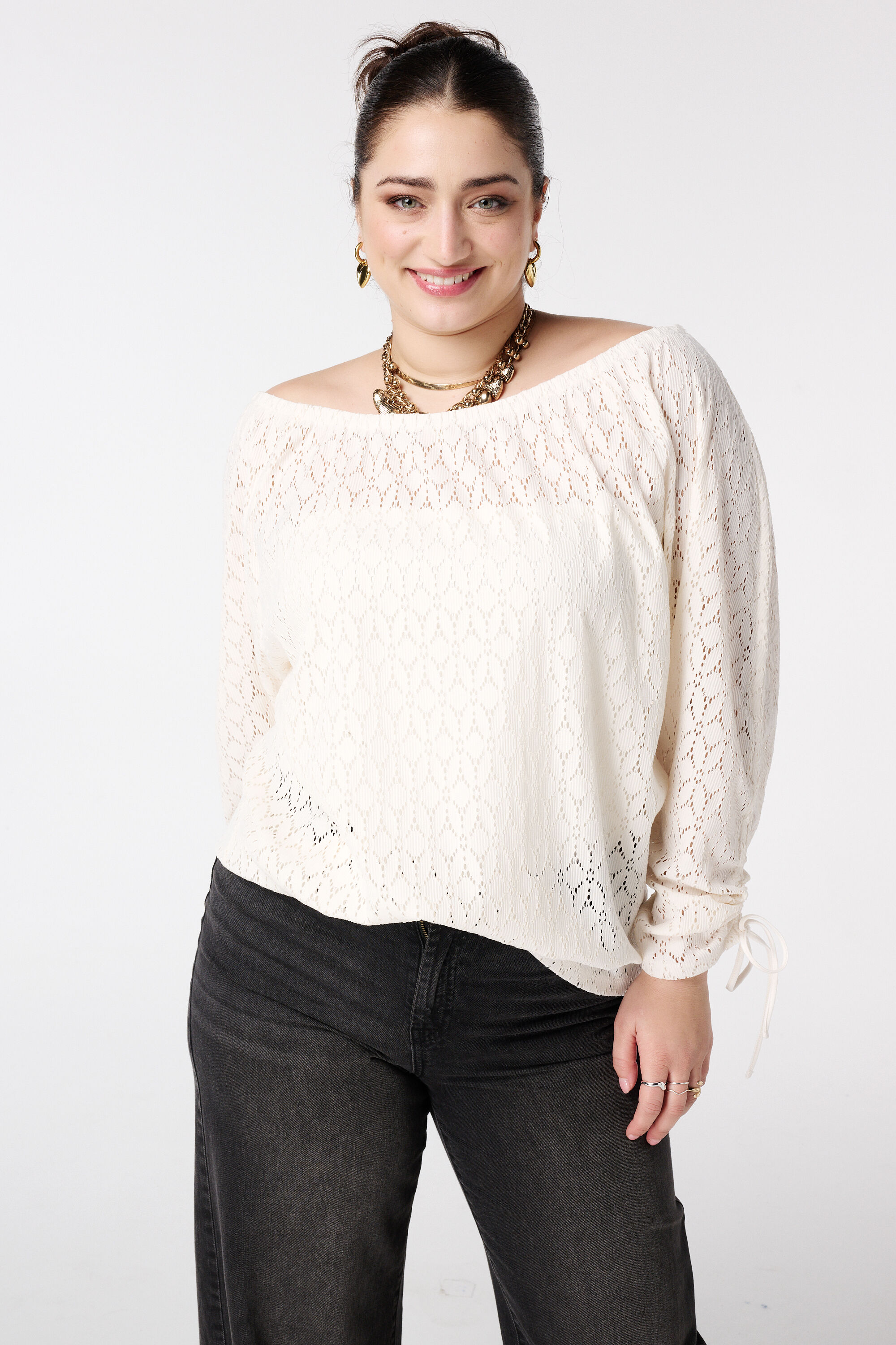 Haut &agrave; motif ajour&eacute;