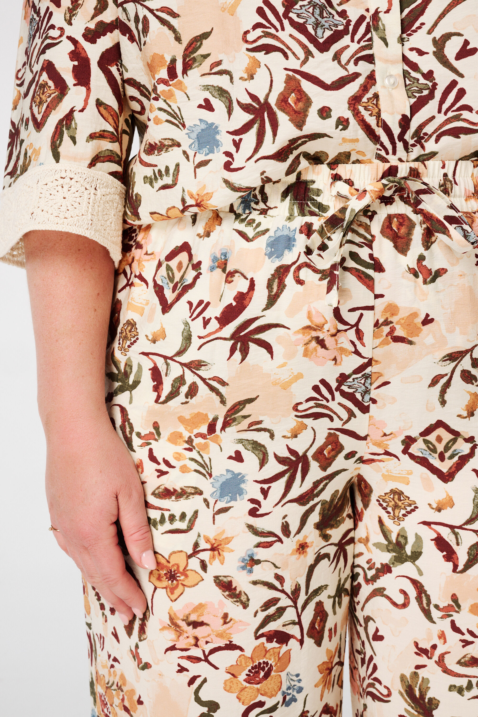 Pantalon l&eacute;ger imprim&eacute; image number 4