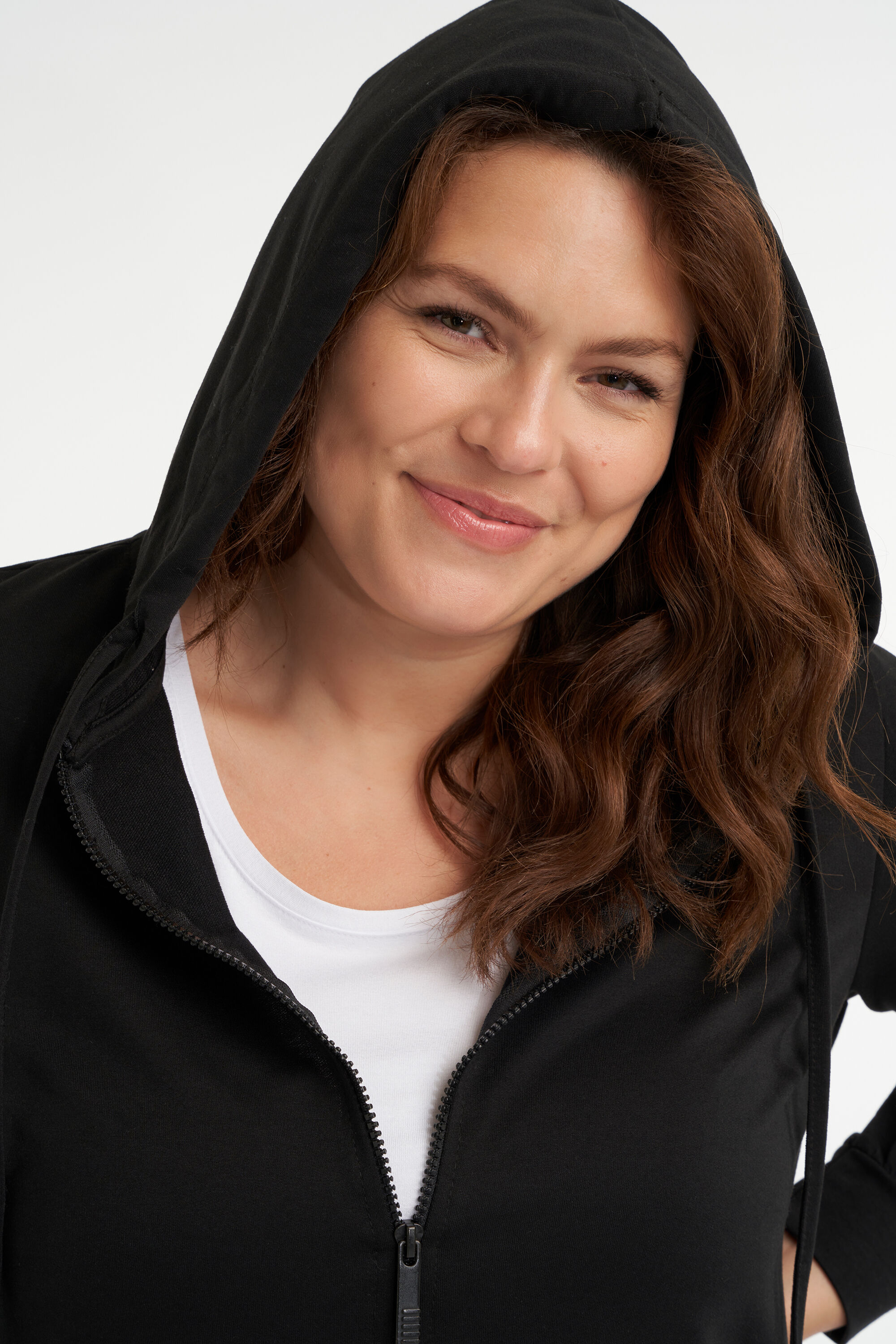 Cardigan &agrave; capuche image number 4