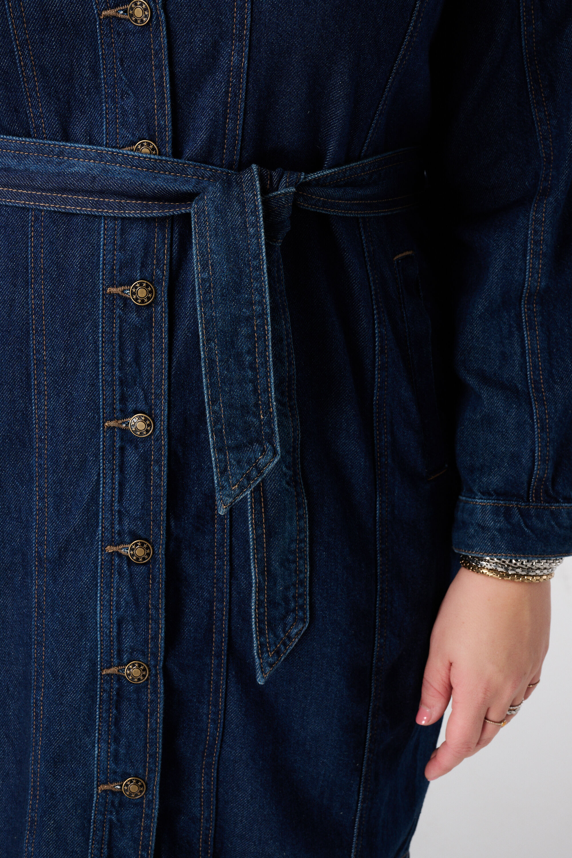 Denim jurk met strikceintuur image number 6