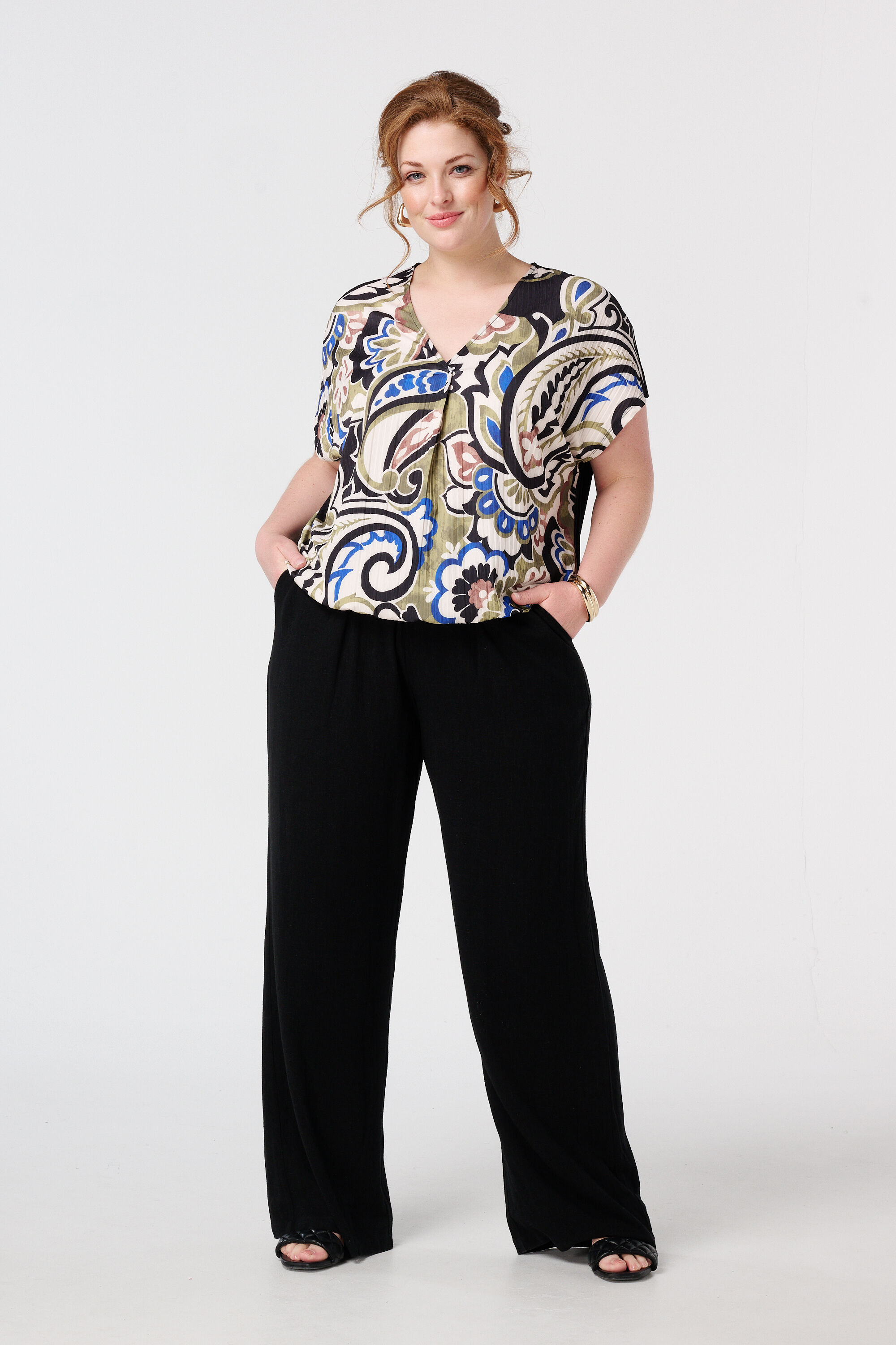 Top met structuur en V-hals image number 5