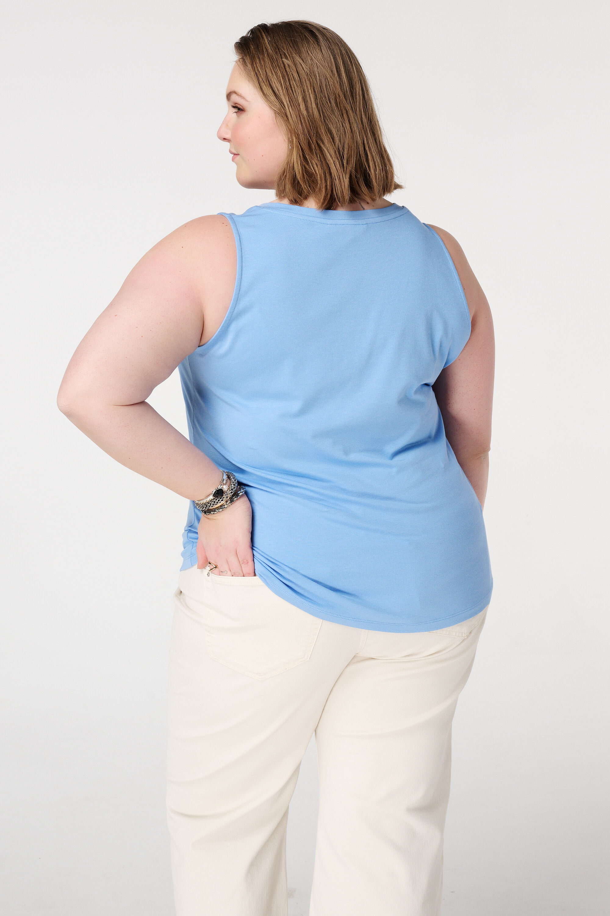 D&eacute;bardeur avec col en V image number 3