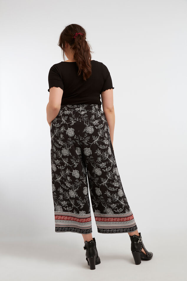 Pantalon court image number 6