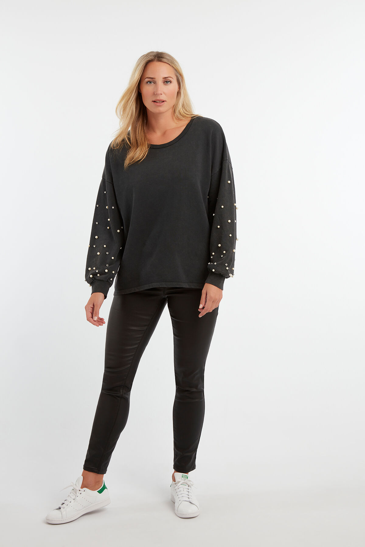 Washed sweater image number 3