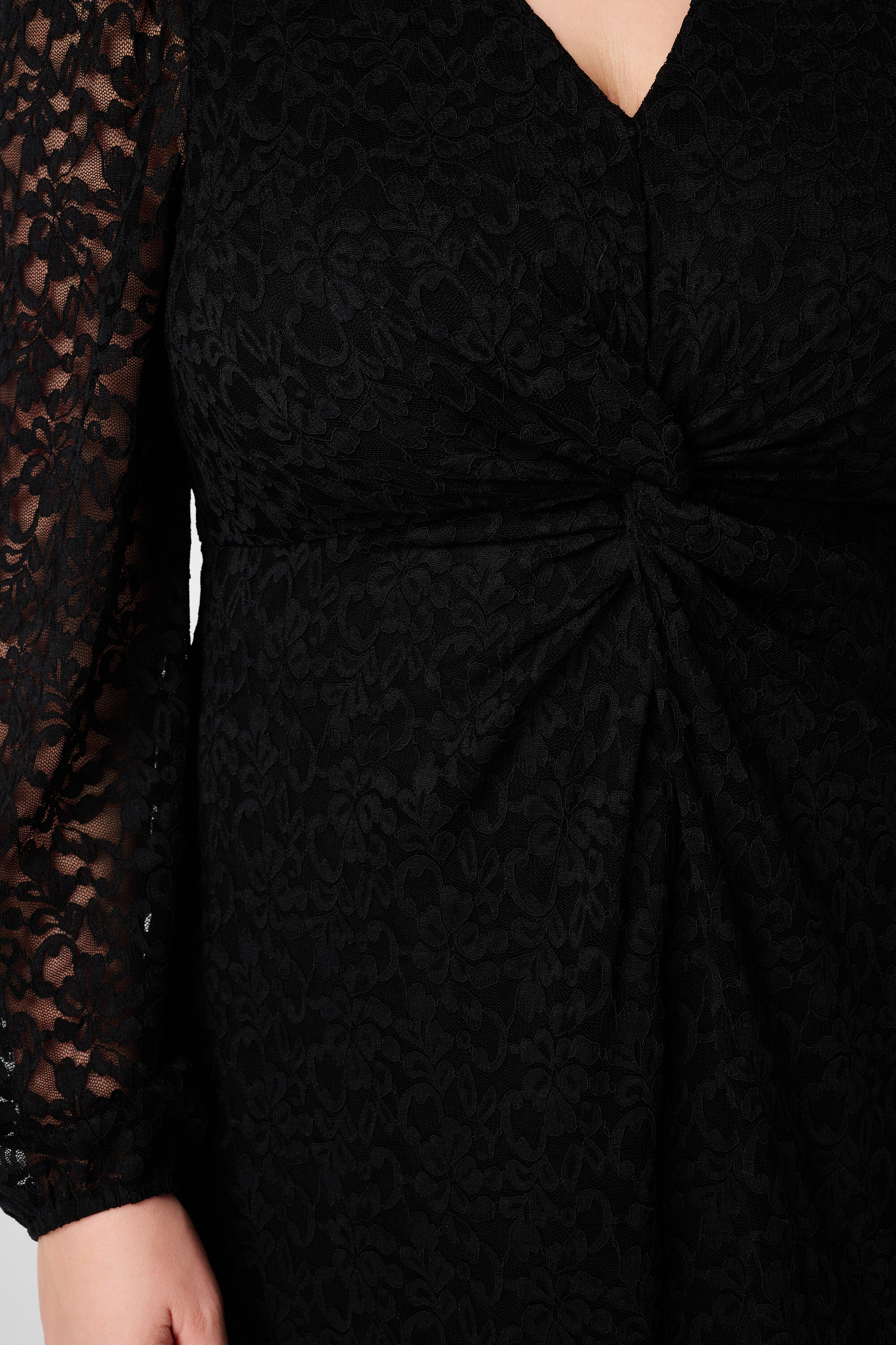 Jurk van kant met knoopdetail image number 6