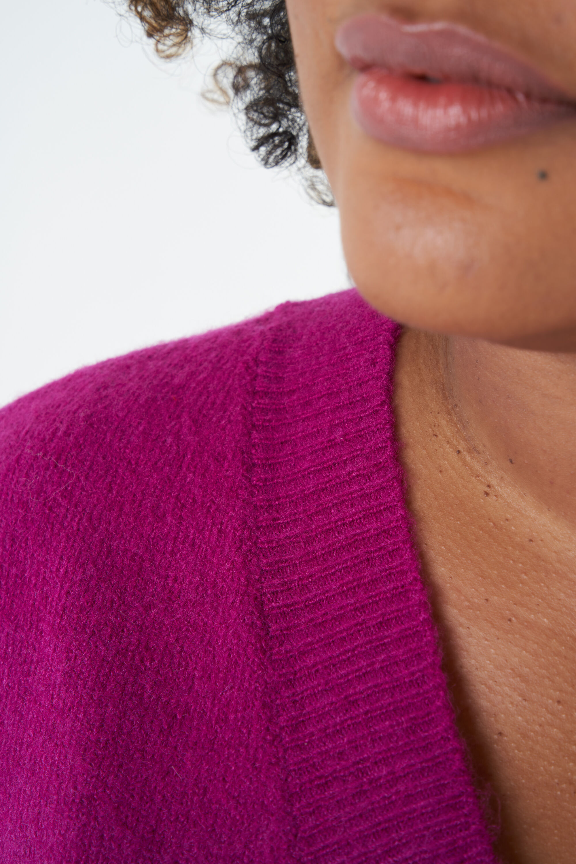 V-hals fijngebreide trui image number 4