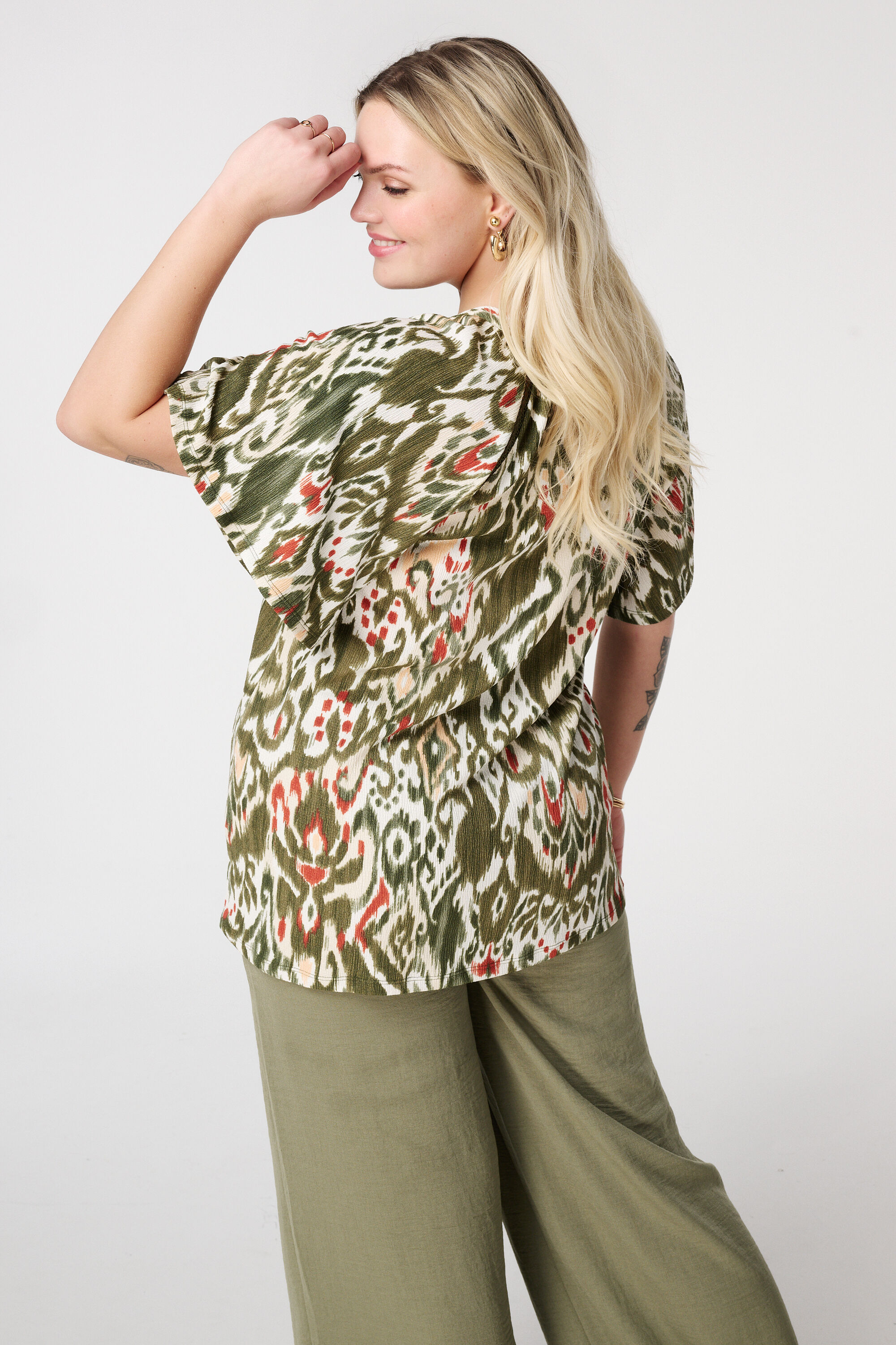 Top met print en broderie details image number 3