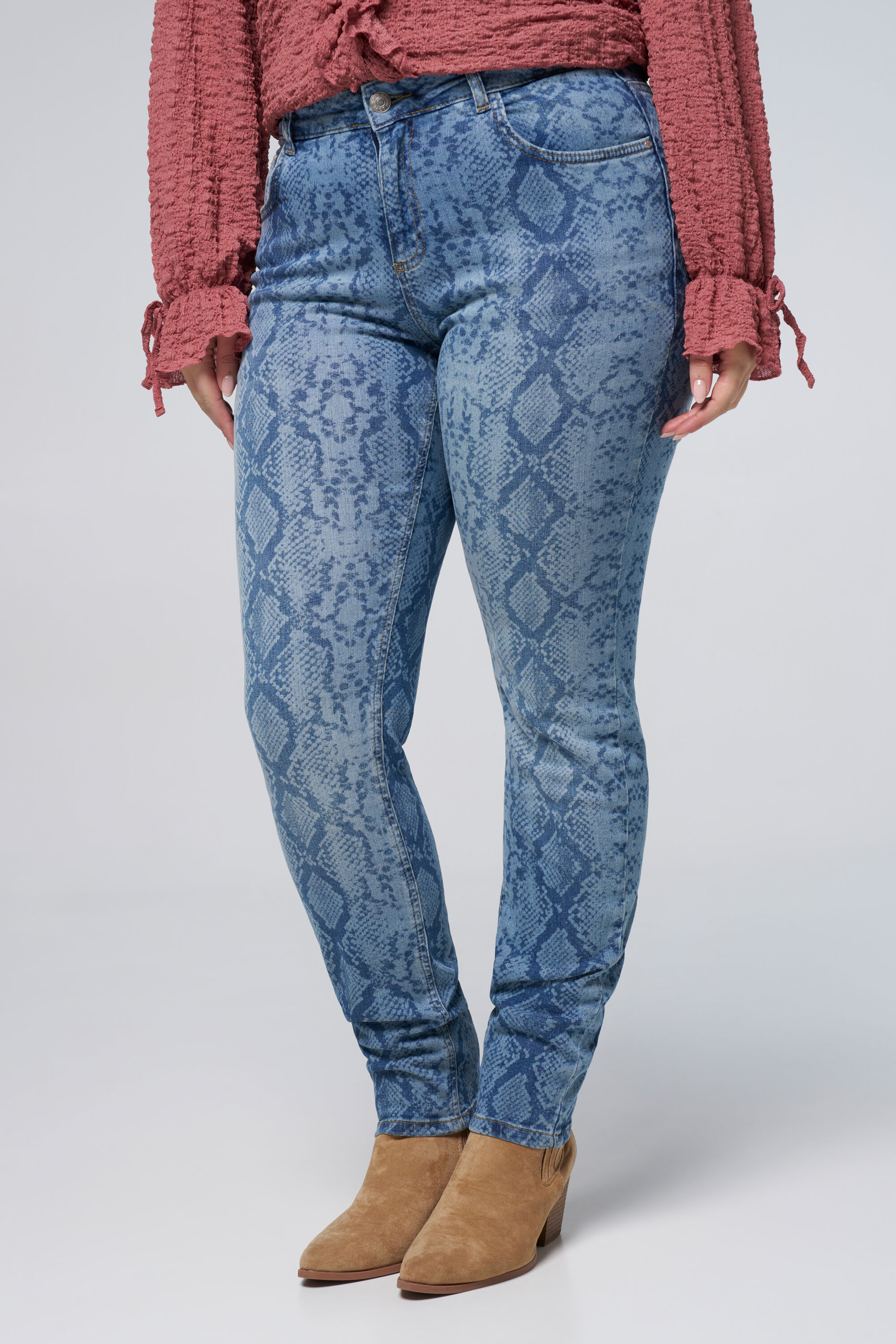 Jeans met slangenprint image number 5