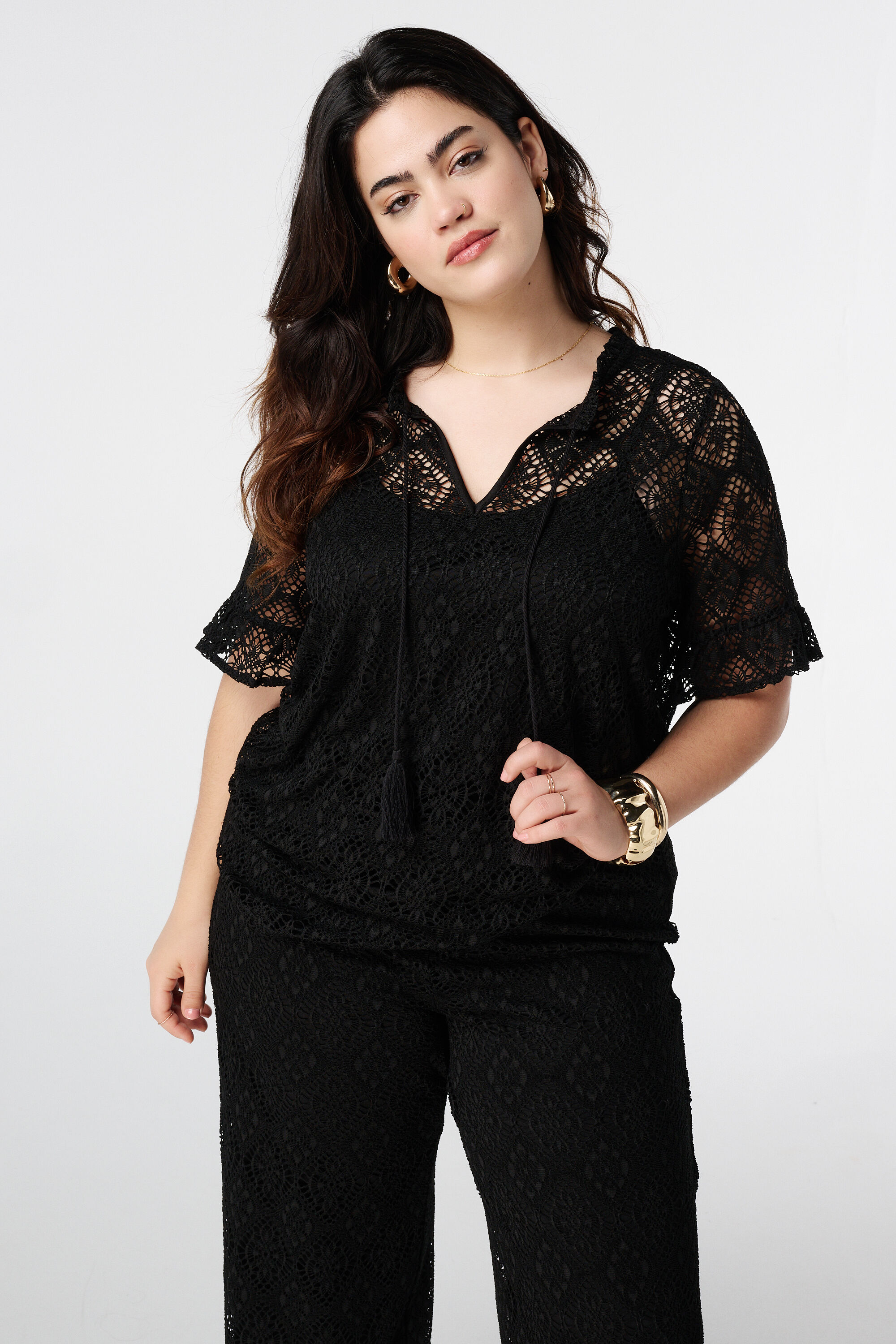 Haut en dentelle avec manches courtes  image number 4