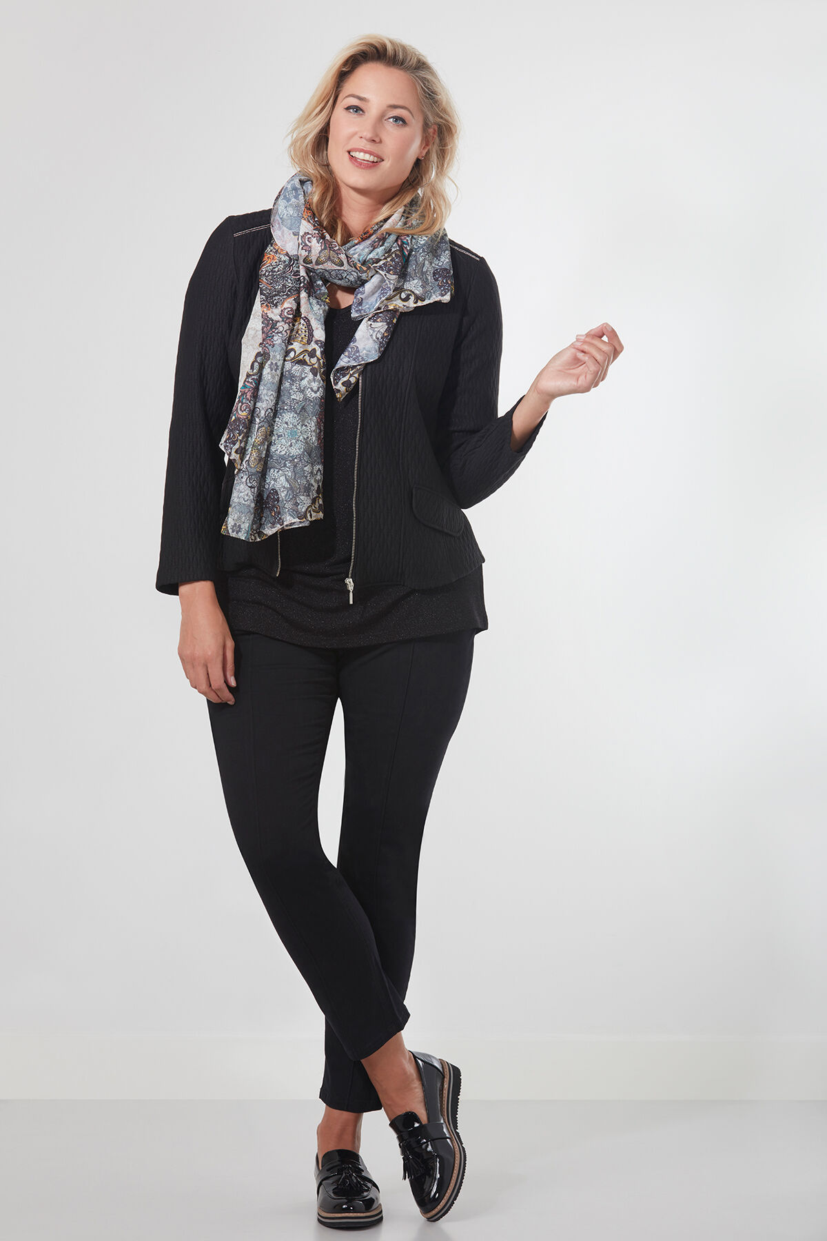 Kort jasje met rits image number 4