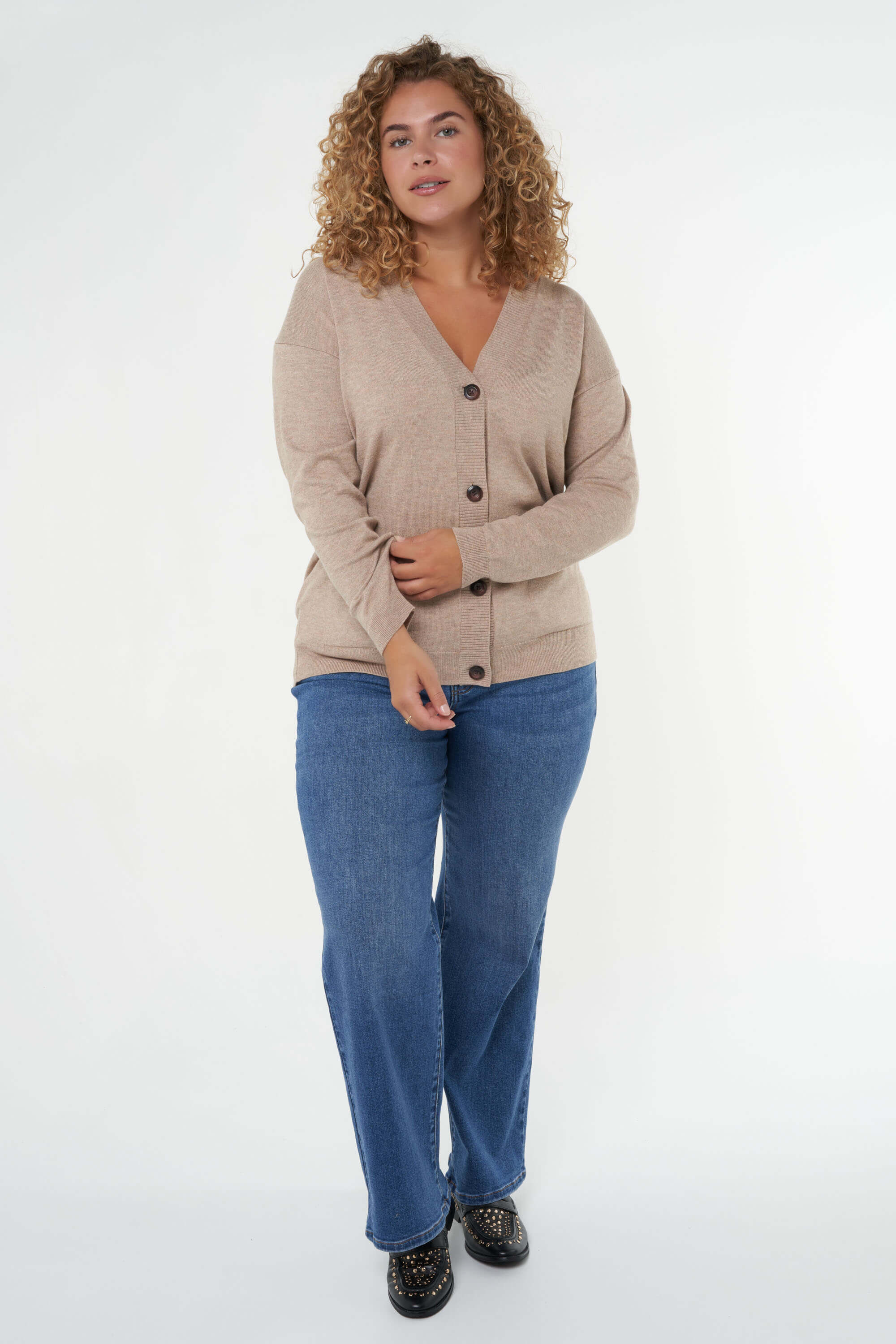 Gilet en maille &agrave; boutons image number 6