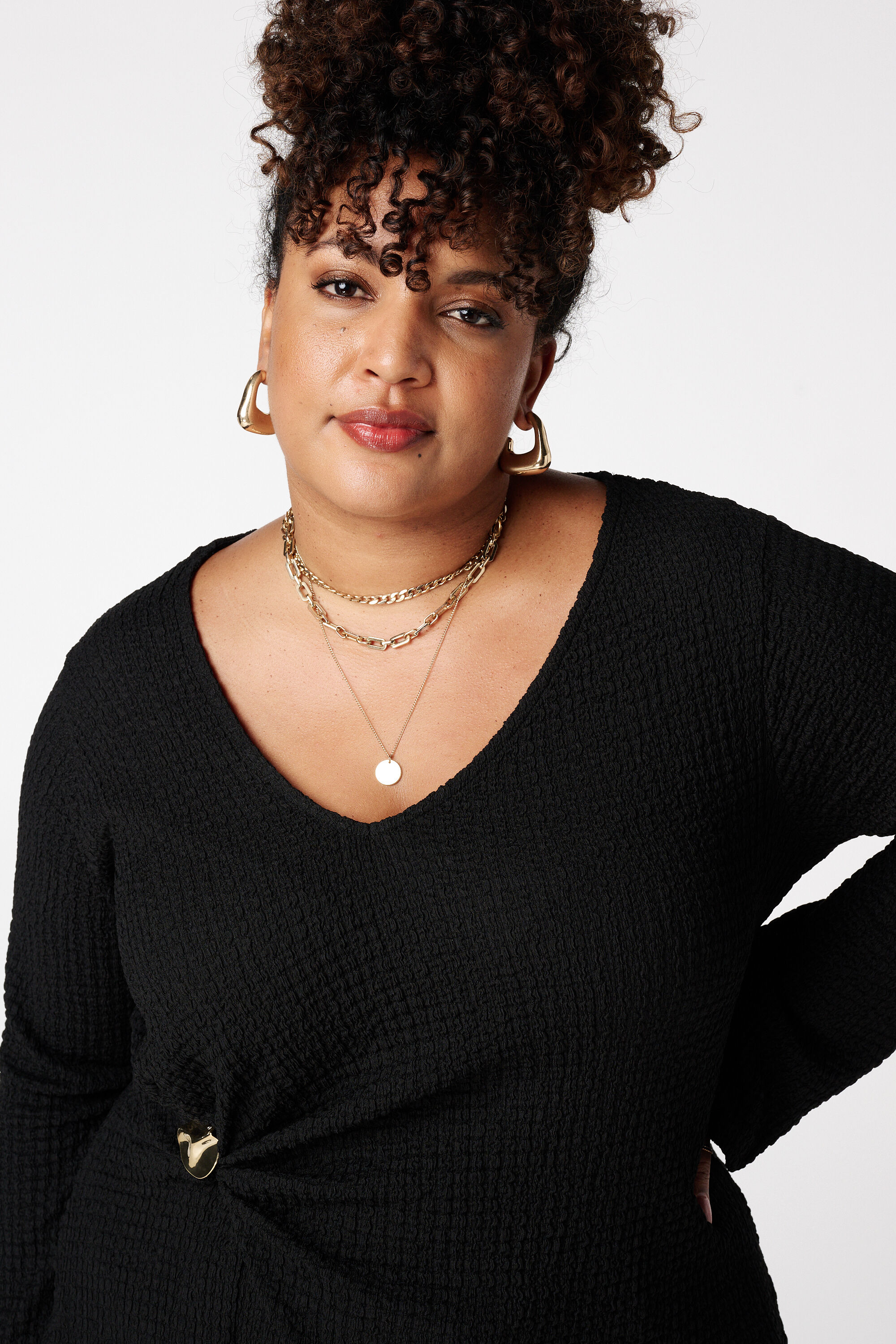 Haut avec d&eacute;tail nou&eacute; image number 4