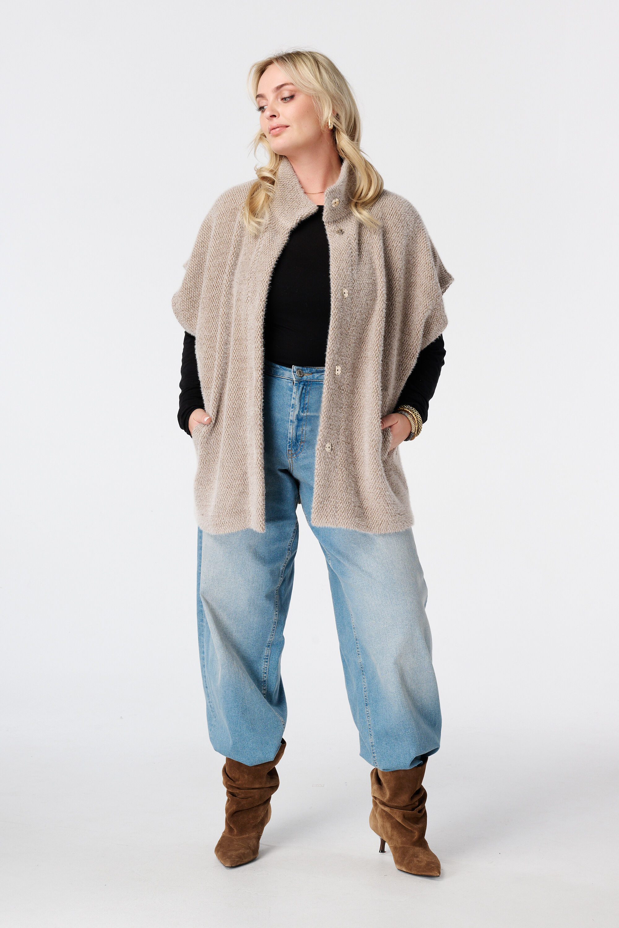 Gilet doux &agrave; boutons-pression image number 5