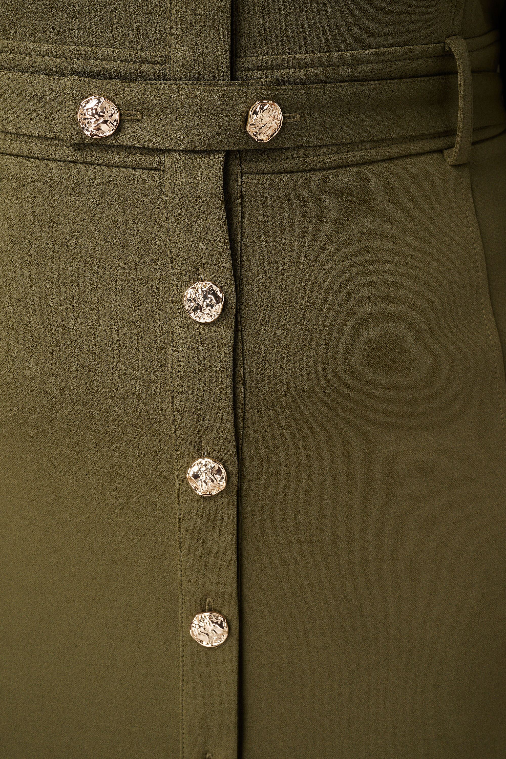 Robe avec boutons d&eacute;coratifs image number 6