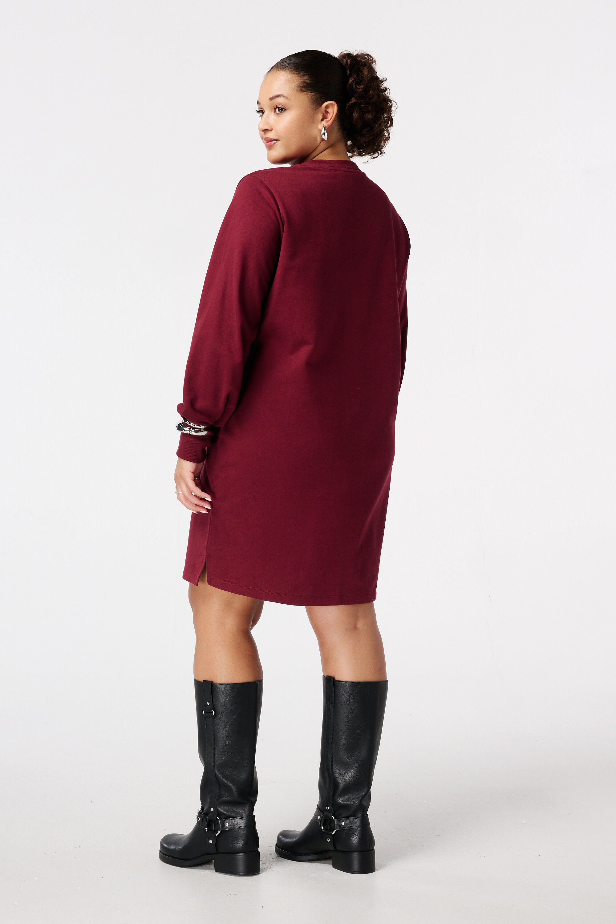 Sweater dress met tekst image number 3
