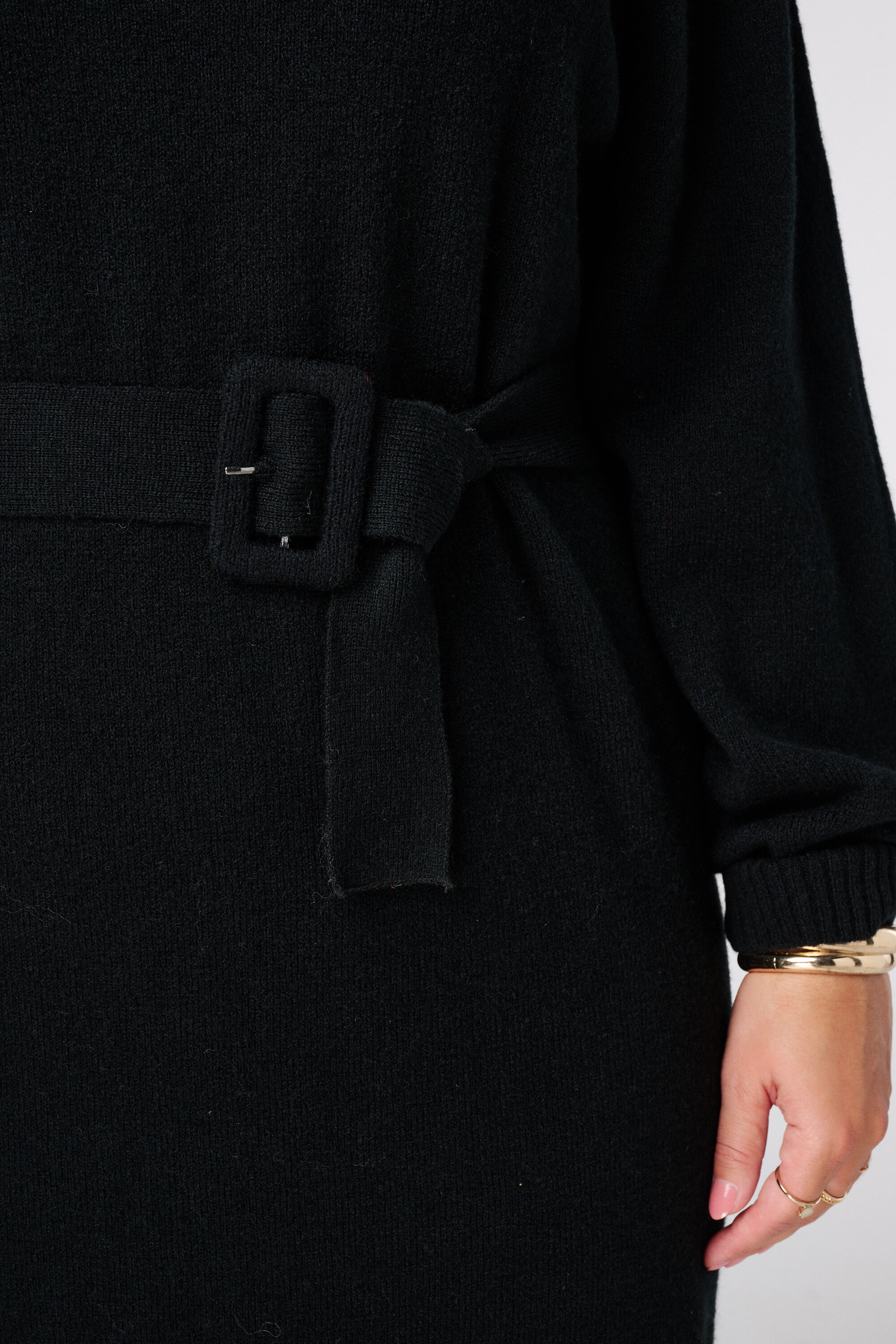 Robe tricot&eacute;e avec ceinture image number 6