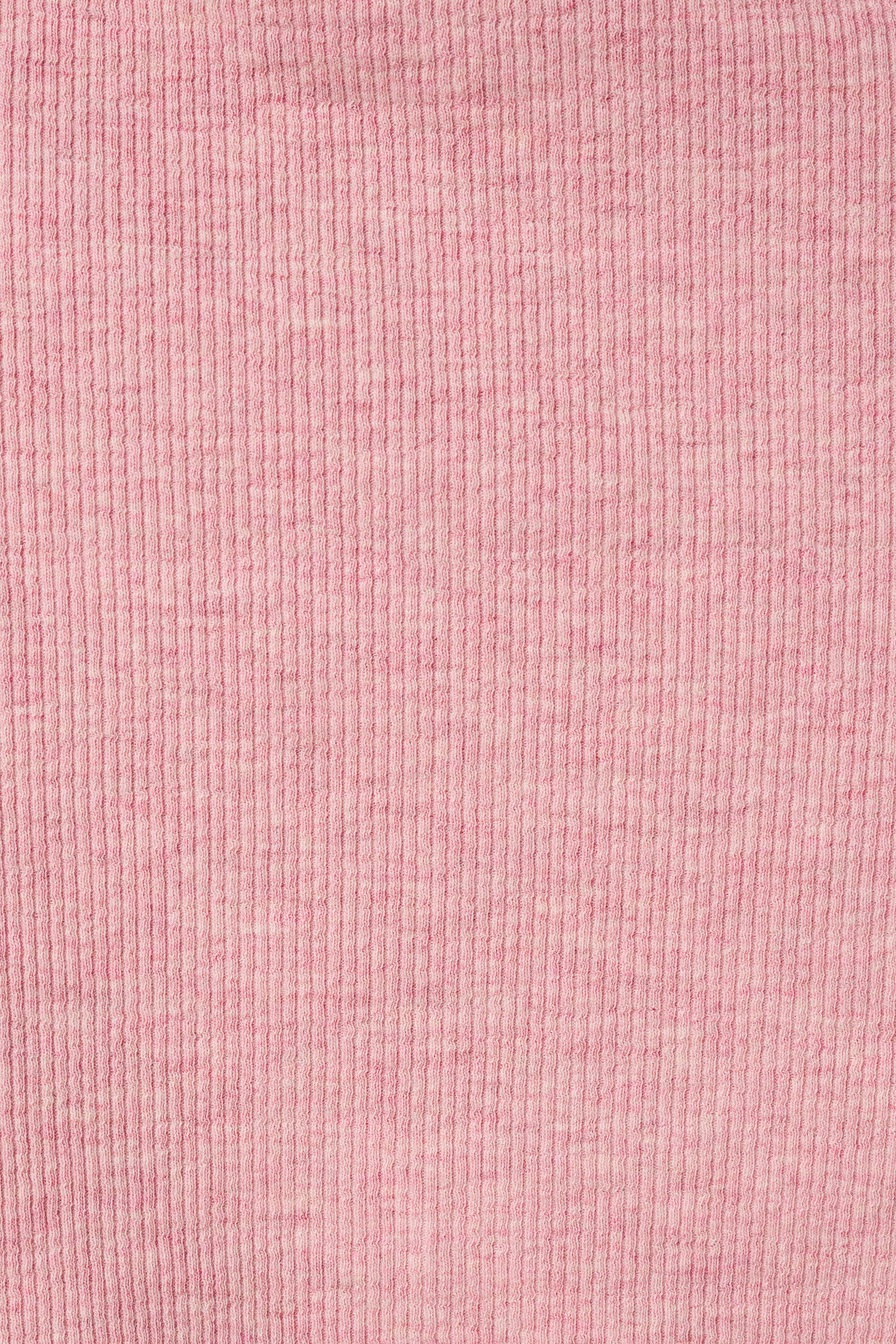 Top en maille c&ocirc;tel&eacute;e avec col en V image number 6