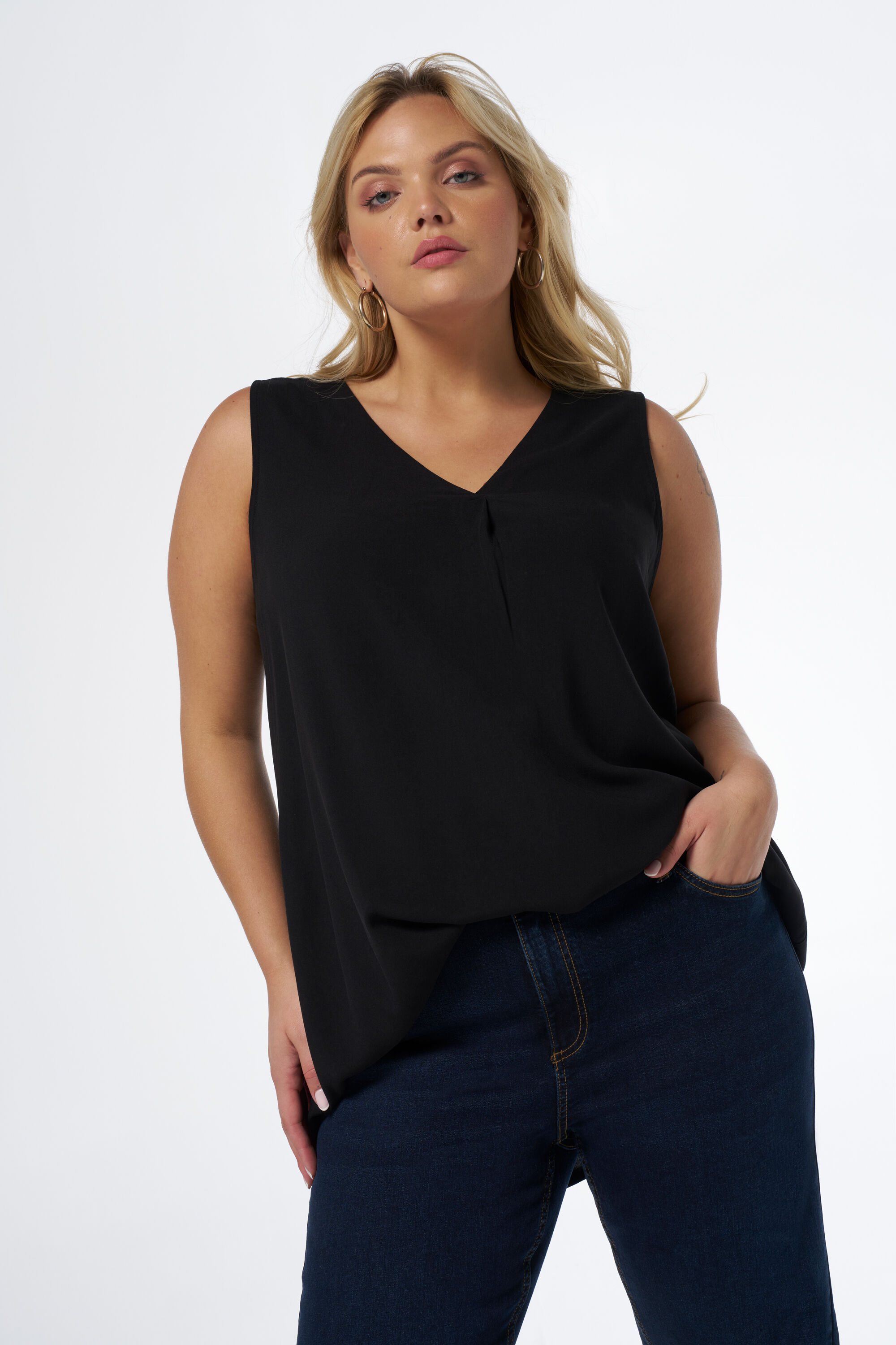 Mouwloze blouse met v-hals image number 4