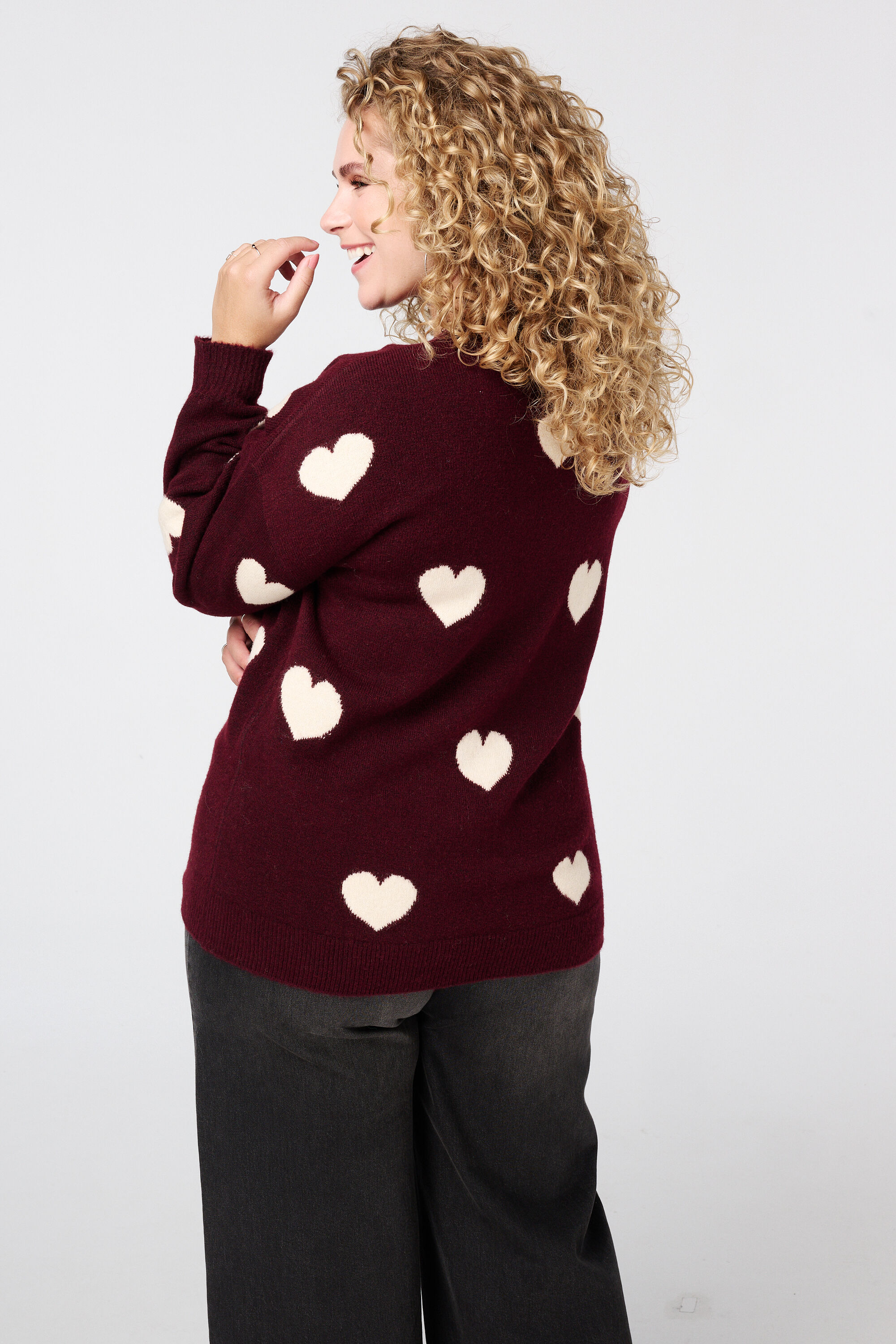 Gebreide trui met hartjespatroon image number 3