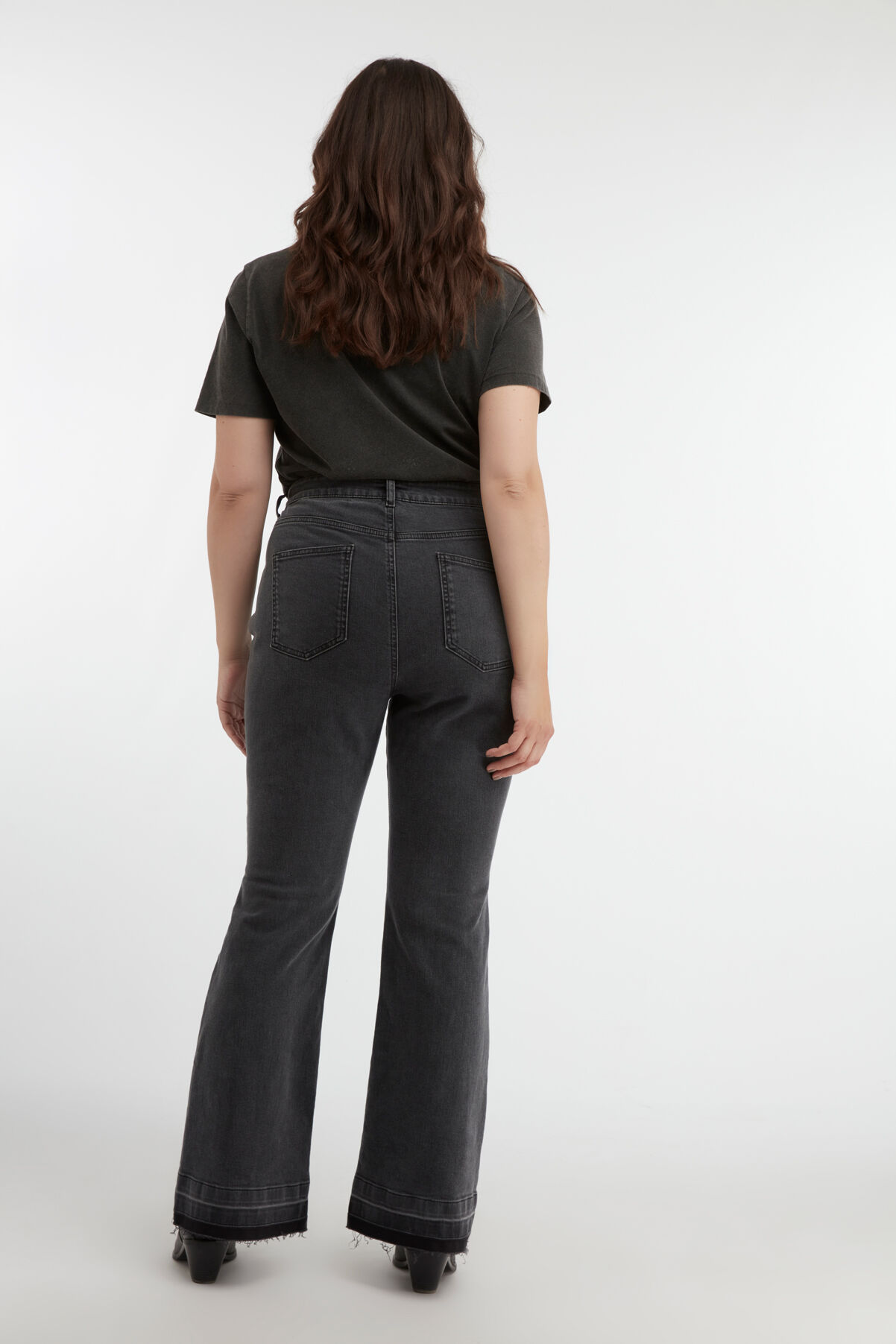 Flared high waist jeans image number 3