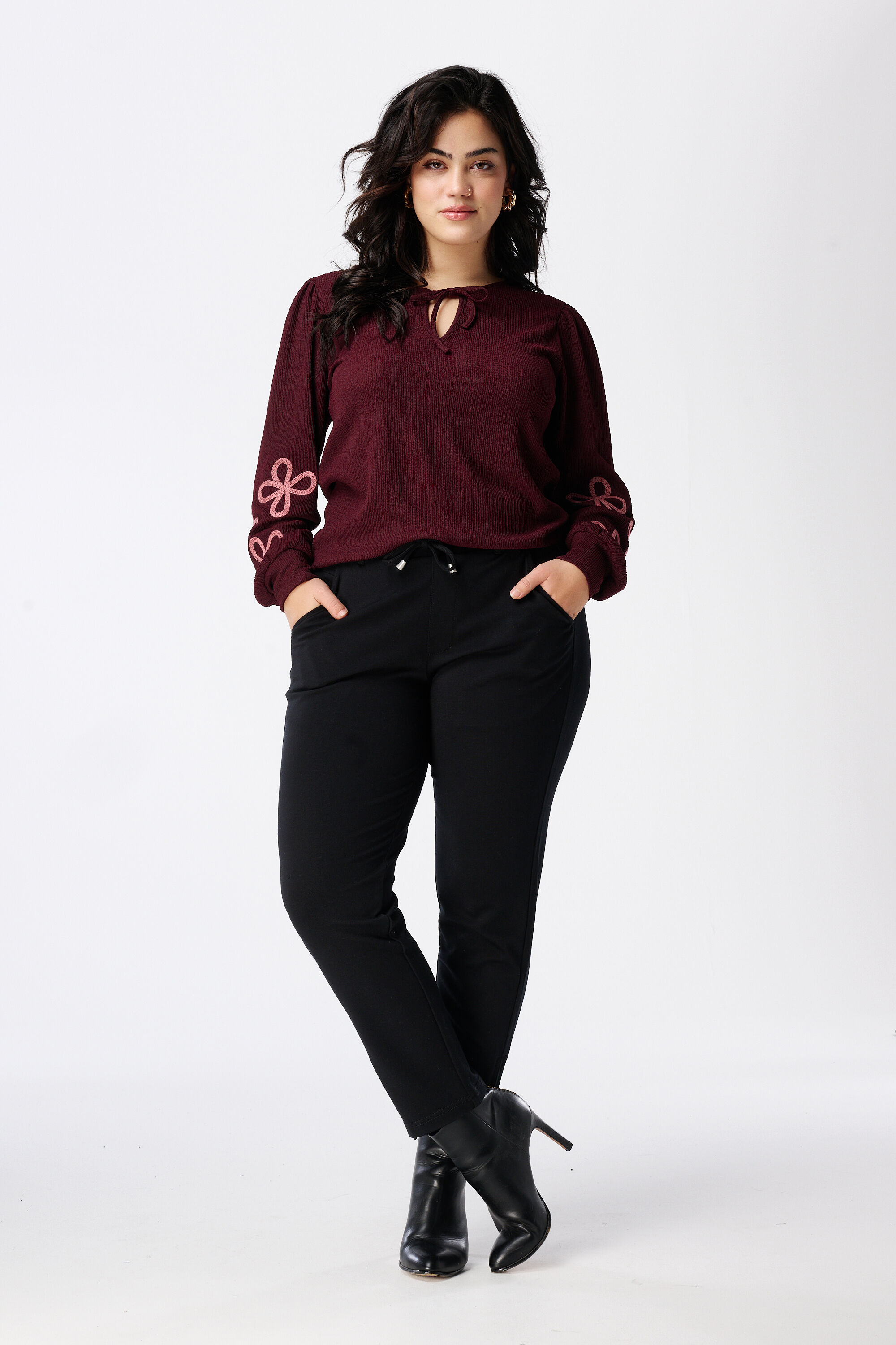 Haut avec d&eacute;tails sur les manches image number 5