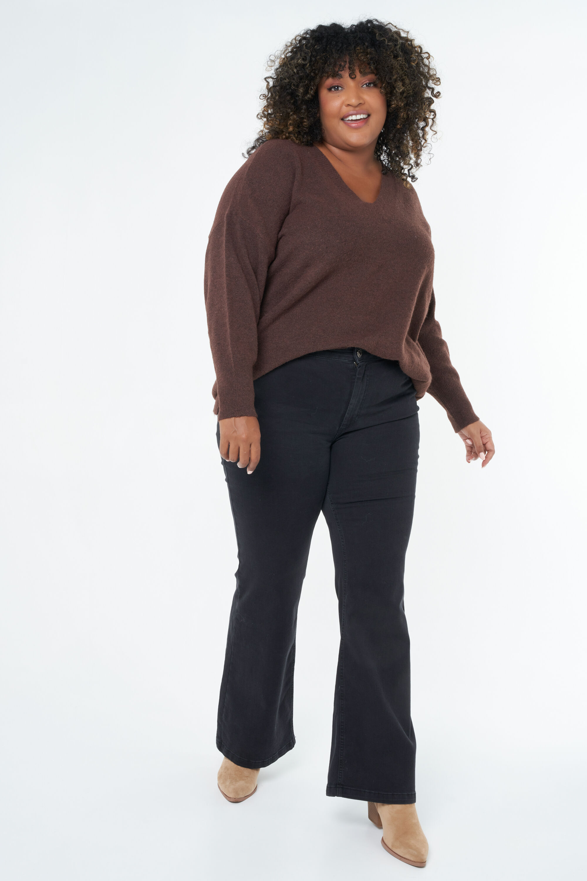 Pull en maille fine &agrave; col en V image number 5