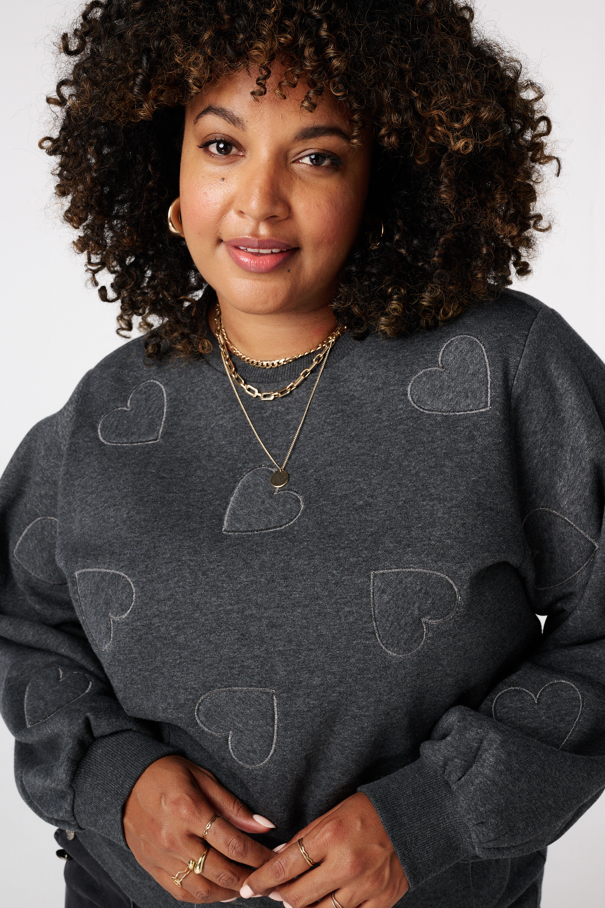 Sweater met geborduurde hartjes image number 4