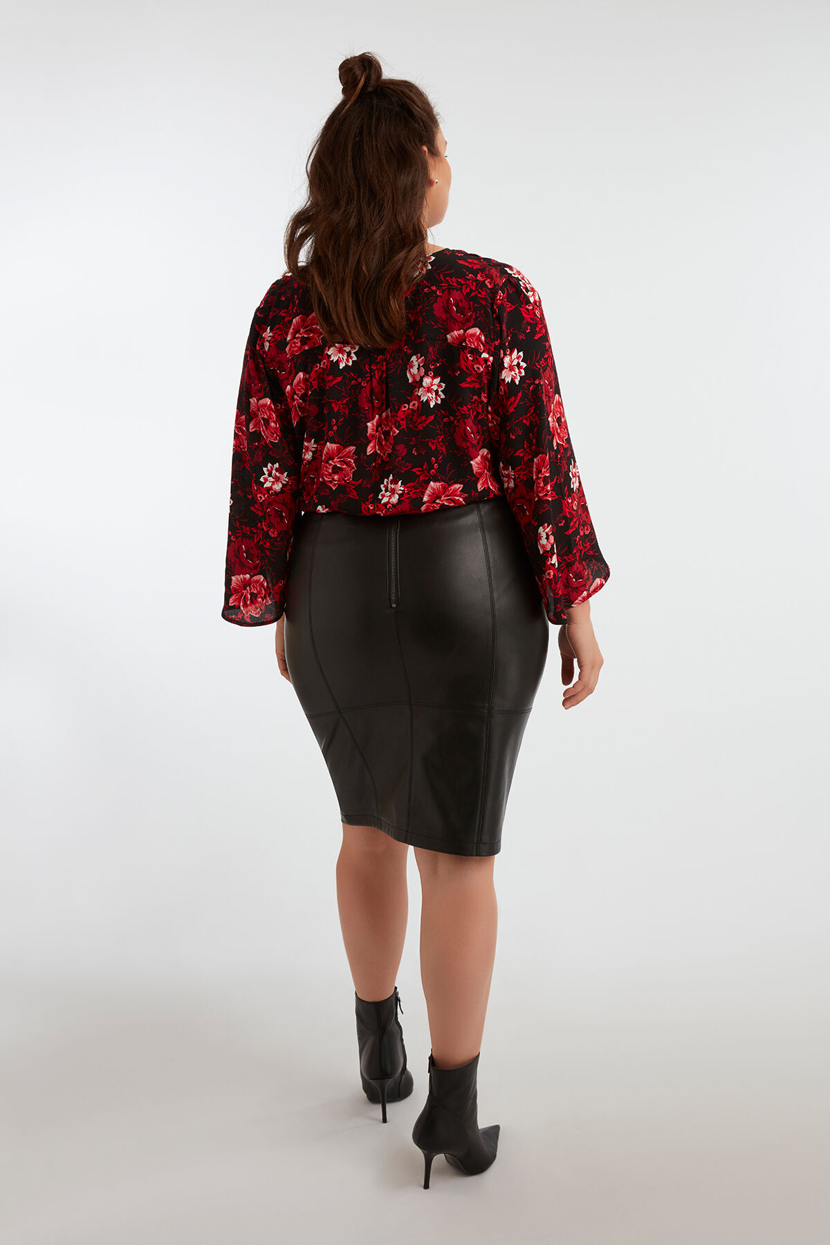 Body met bloemenprint image number 6