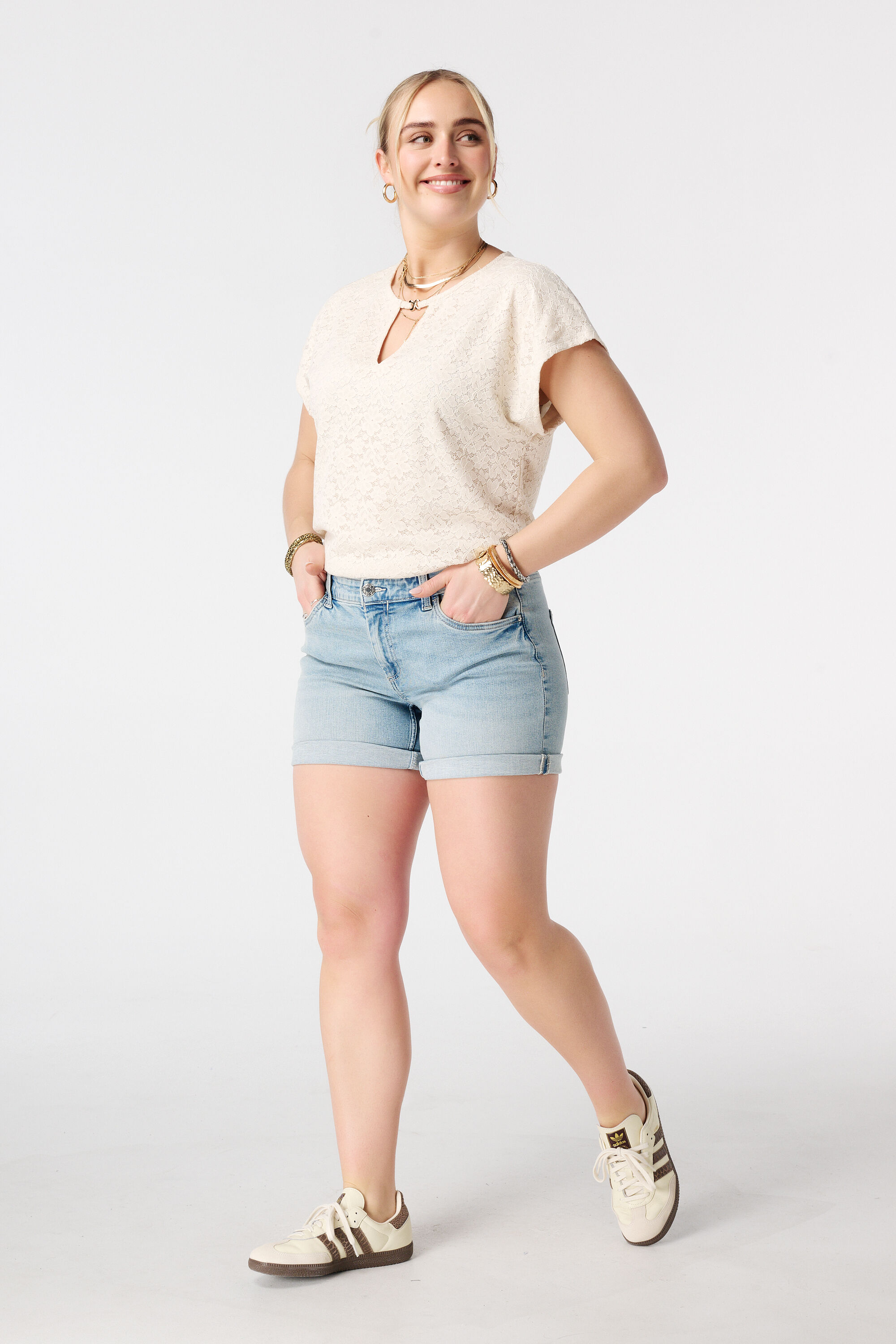 Top en dentelle image number 5