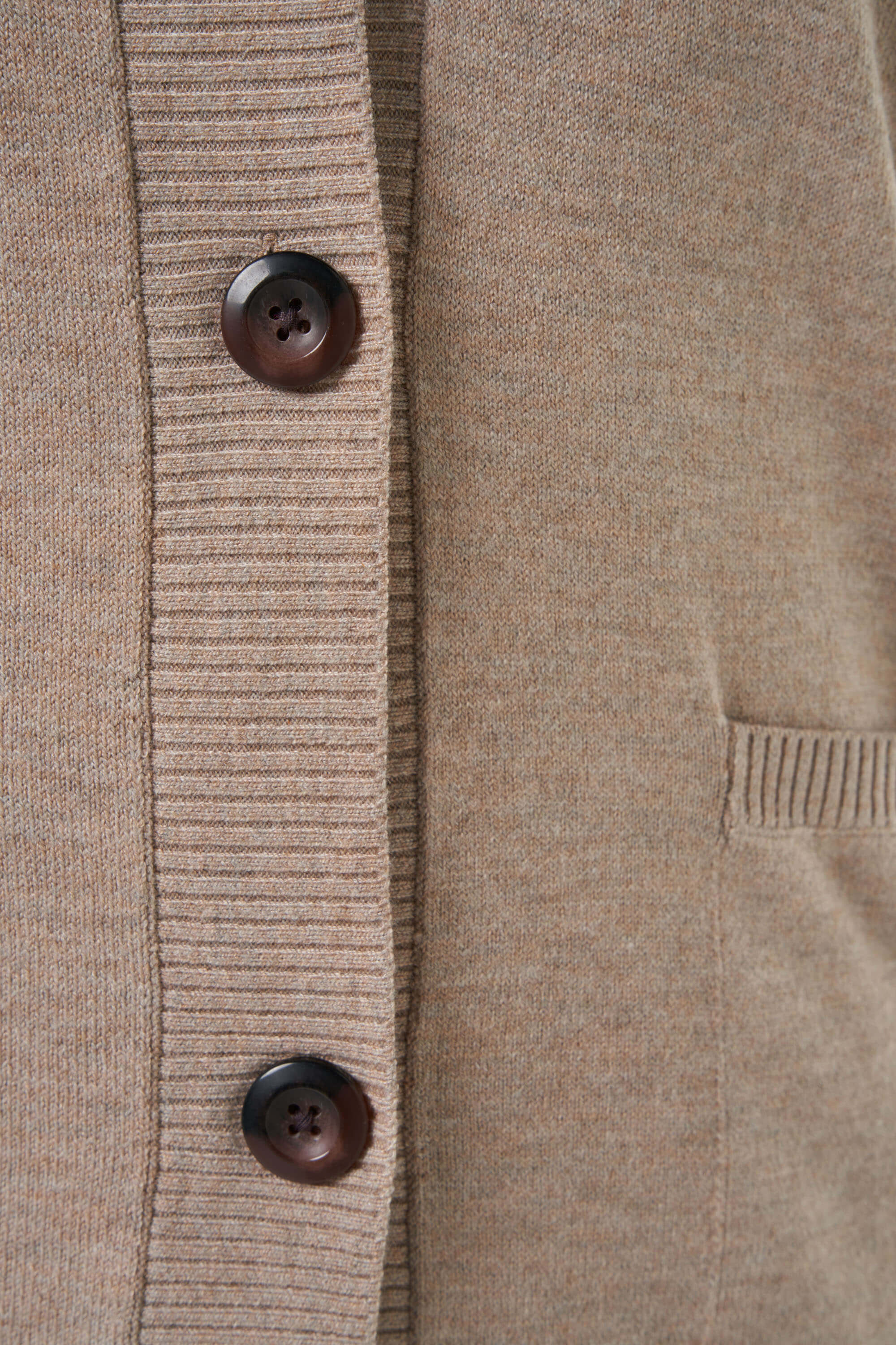 Gilet en maille &agrave; boutons image number 5