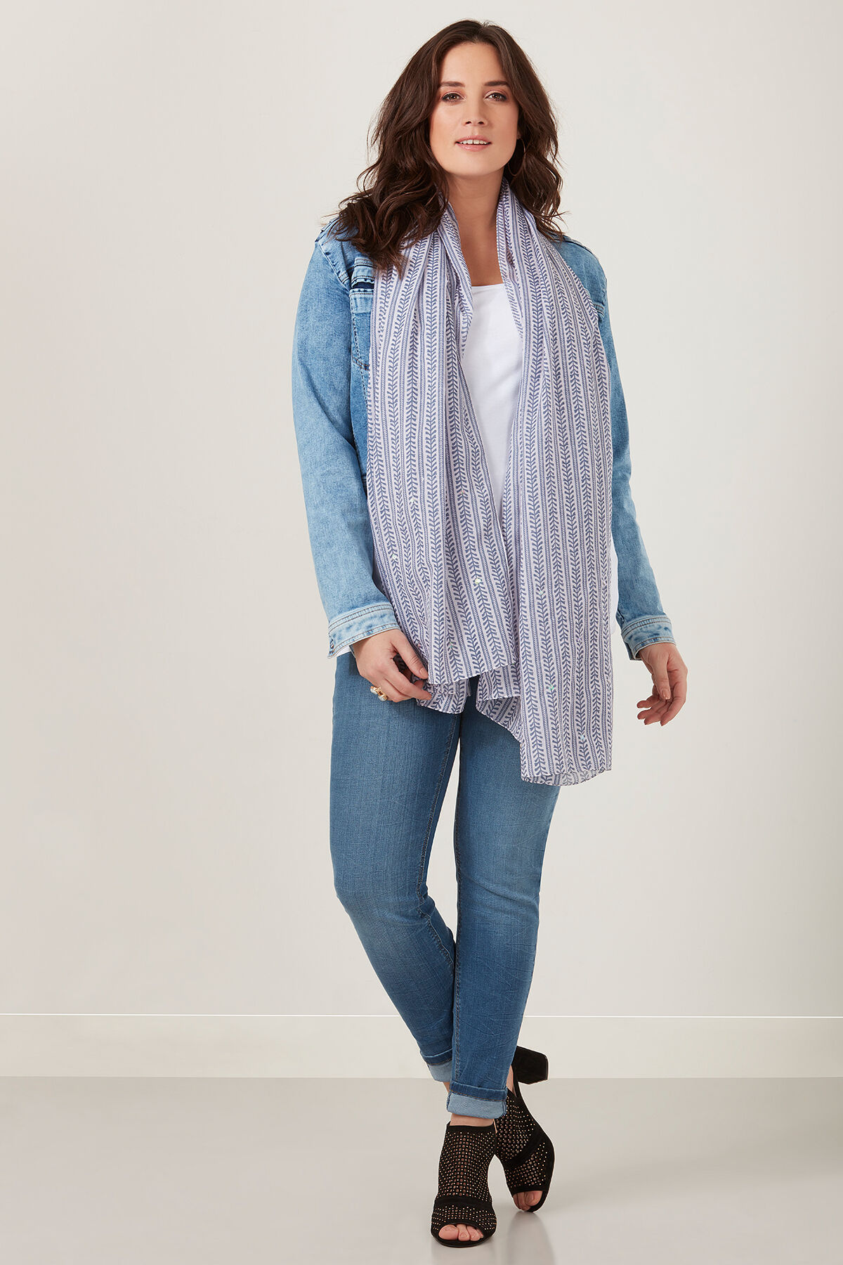 Sjaal met pailletten image number 2