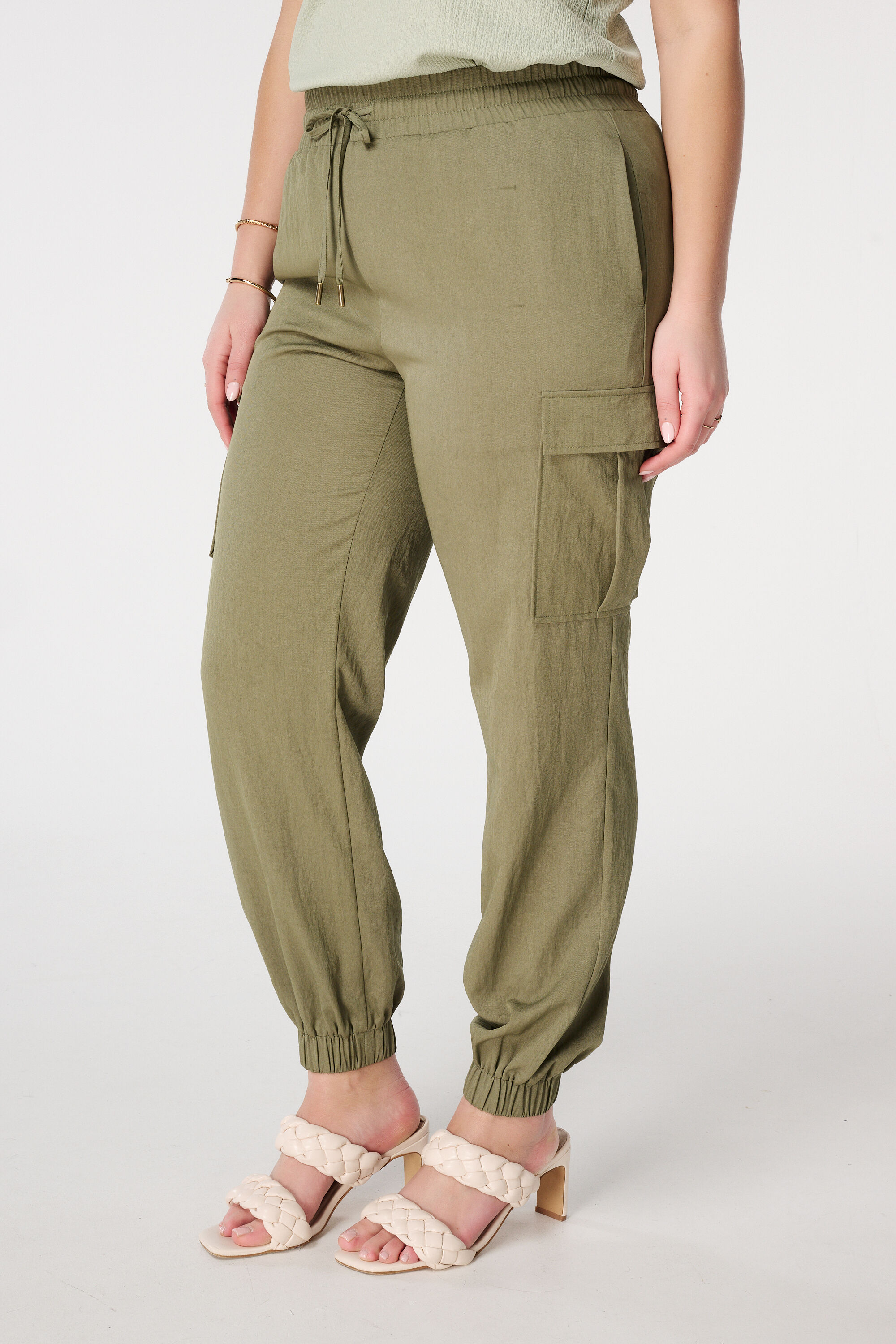 Pantalon avec poches et taille &eacute;lastique image number 5