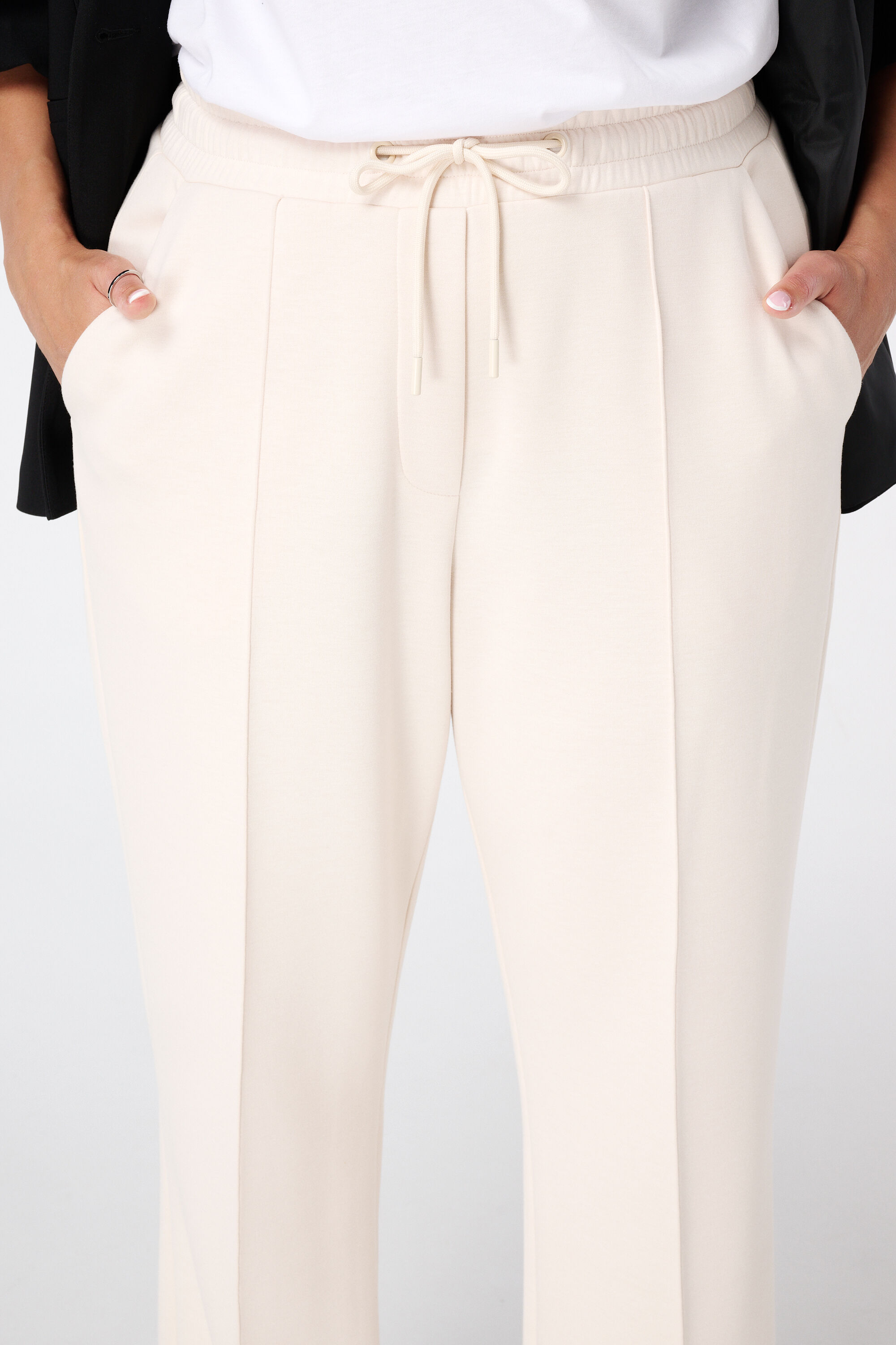 Pantalon avec taille &eacute;lastique et couture d&eacute;corative image number 4