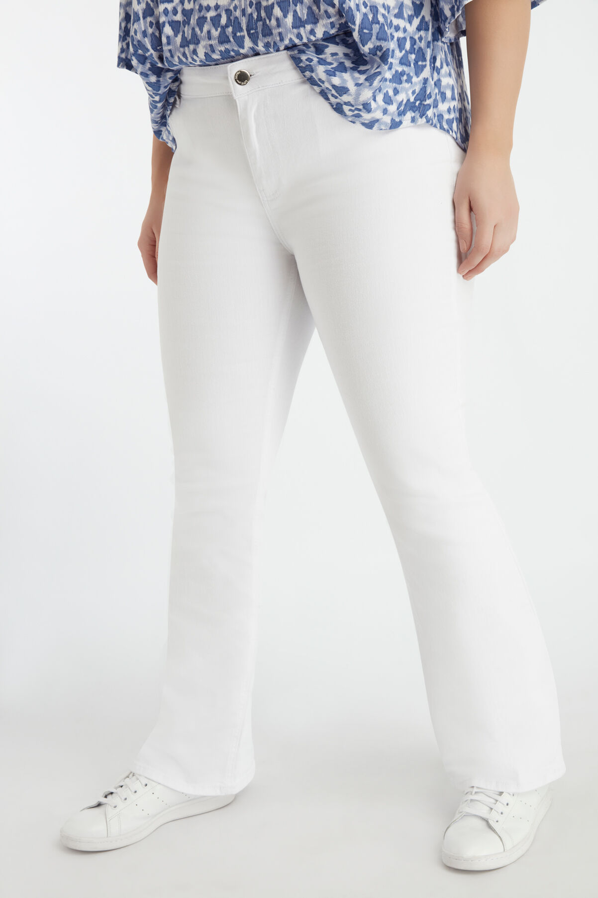 Pantalon blanc &eacute;vas&eacute; image number 3