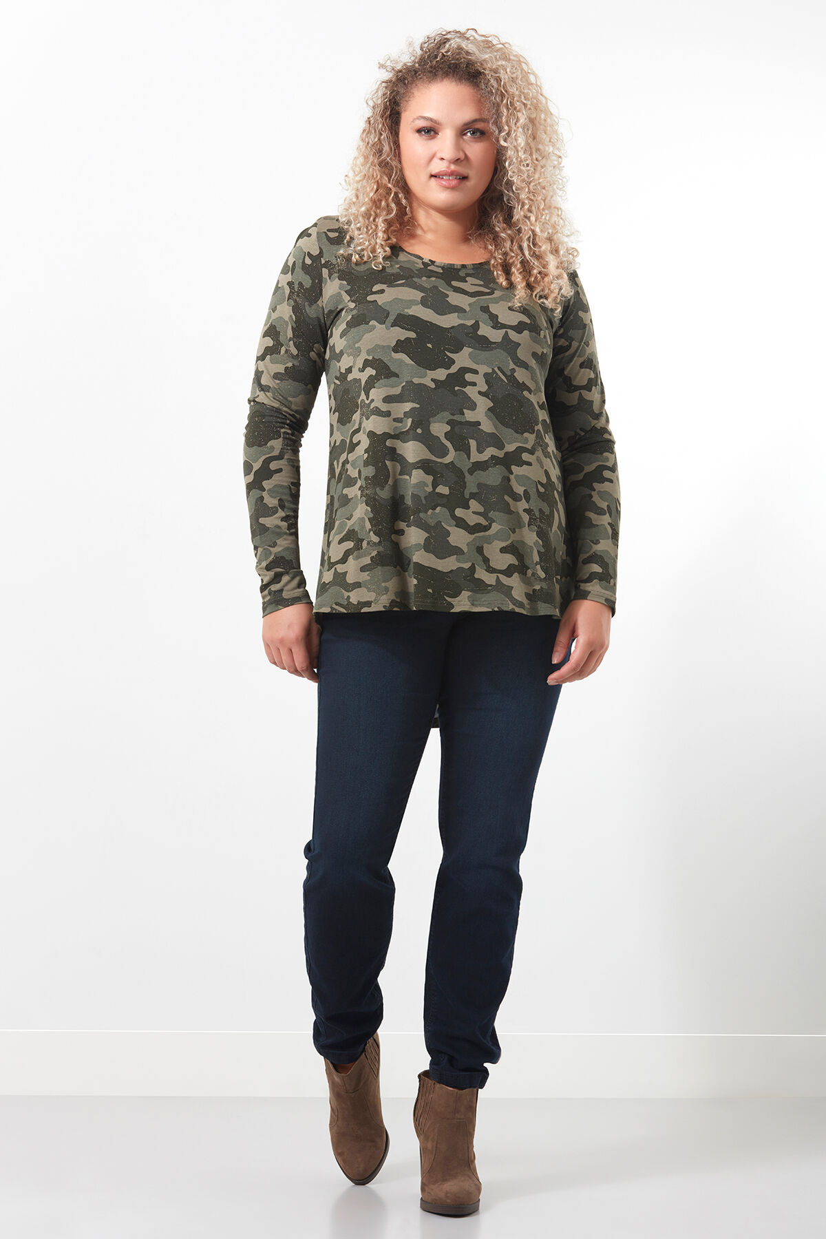 Shirt met print en langere achterzijde image number 3