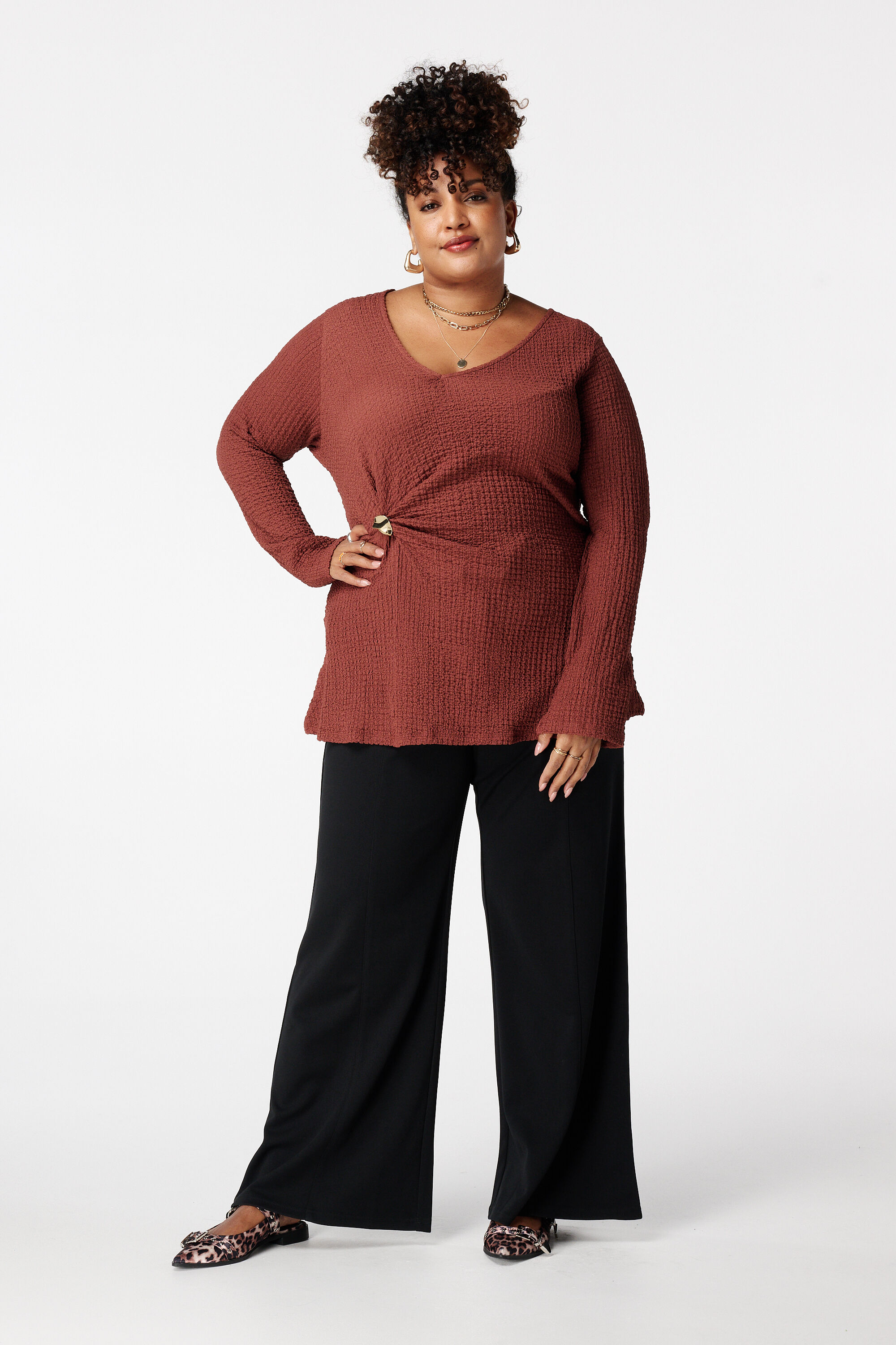 Haut avec d&eacute;tail nou&eacute; image number 5