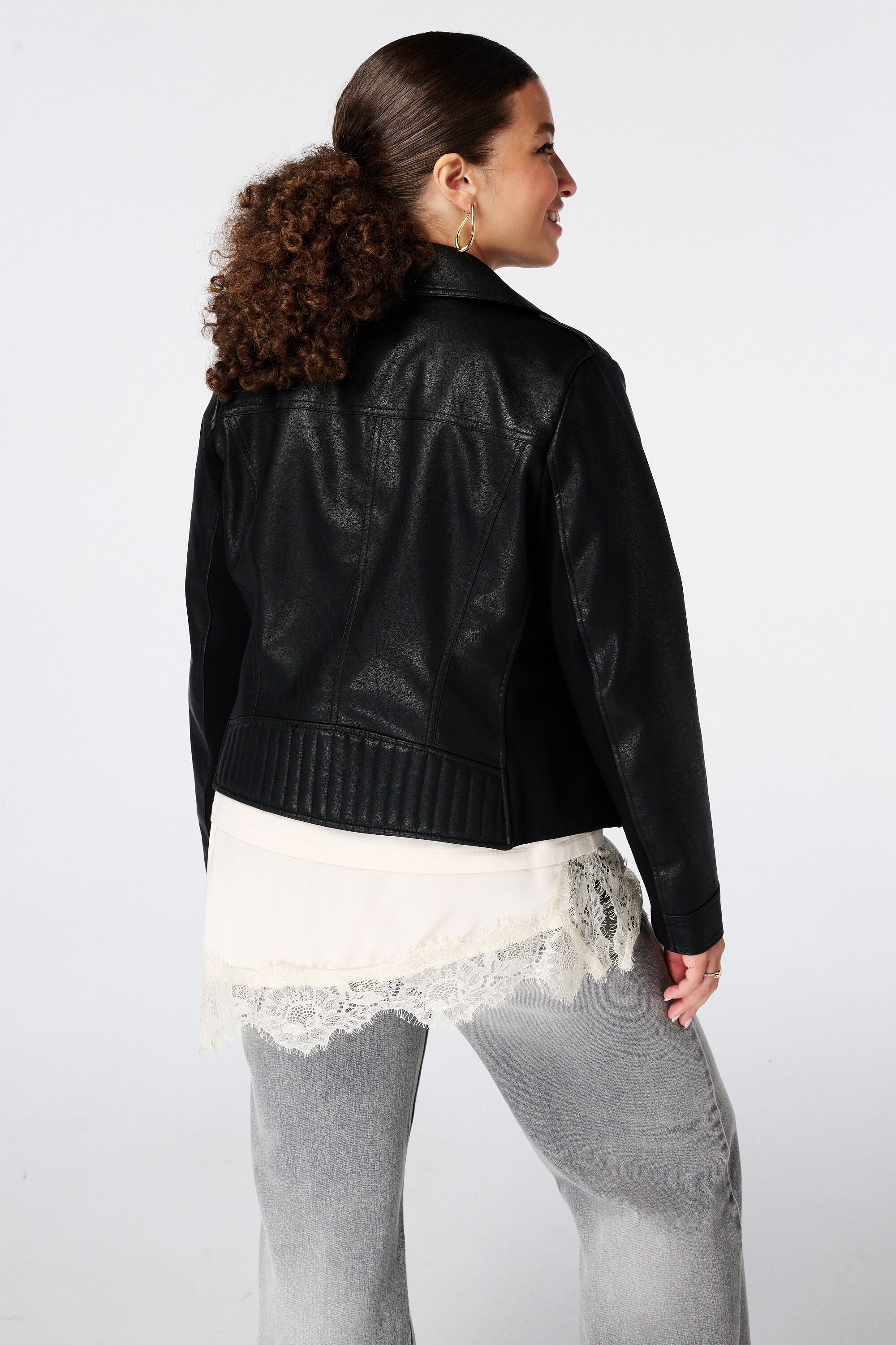 Leerlook jacket met zilveren details image number 3