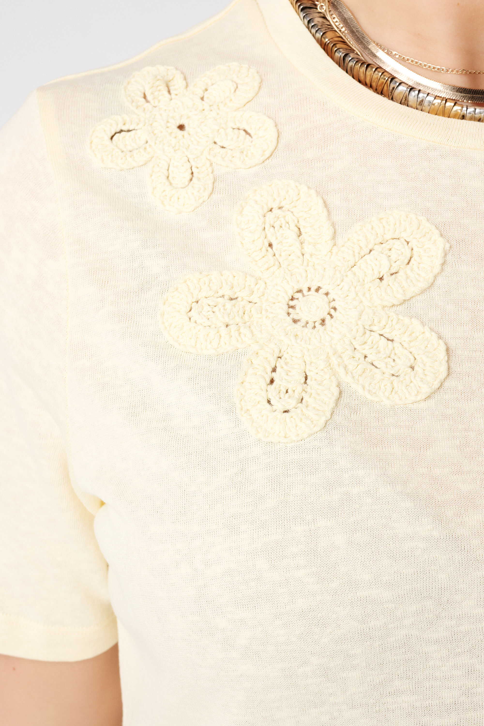 T-shirt met 3D bloemen image number 6