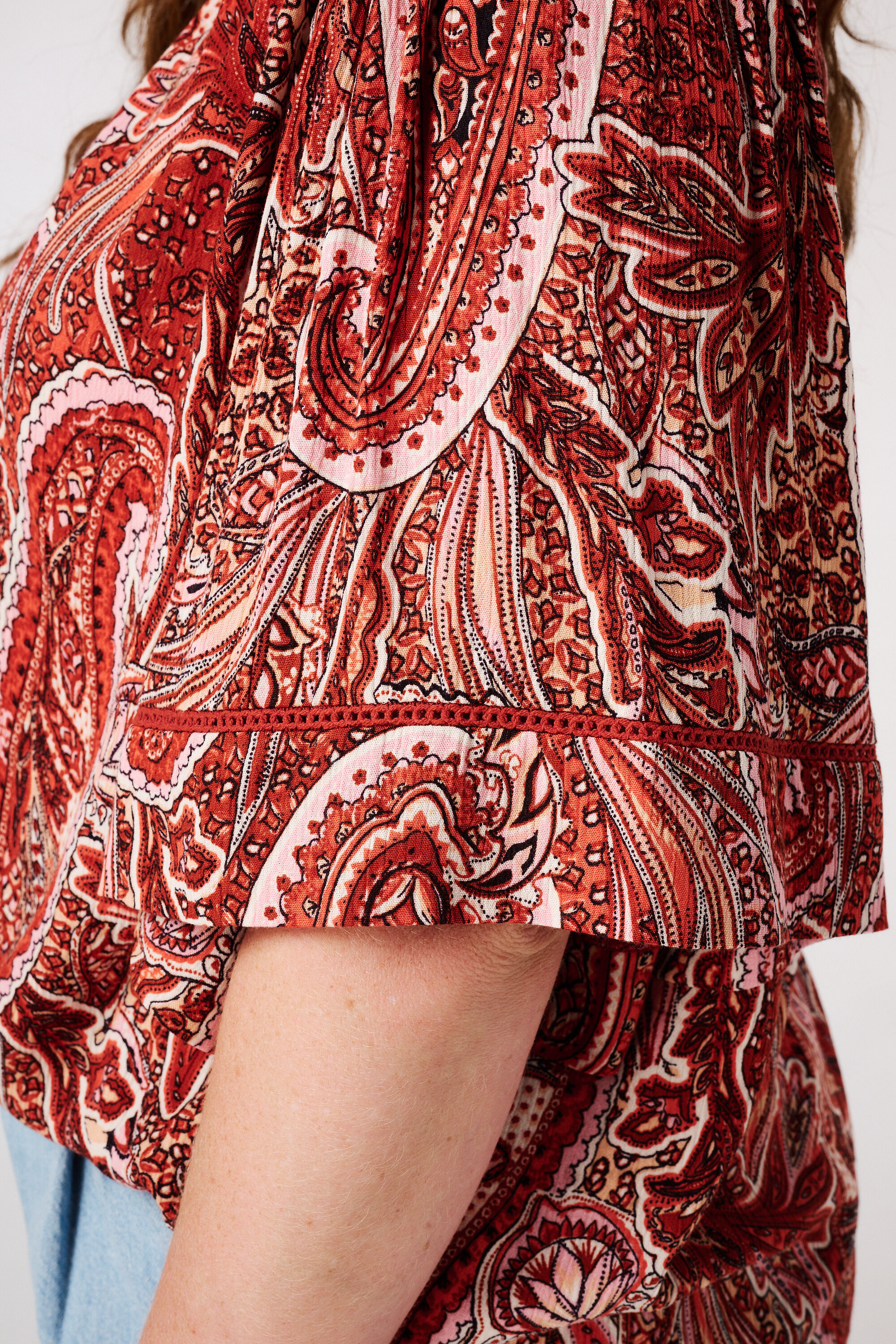 Blouse met print en strikdetail image number 6