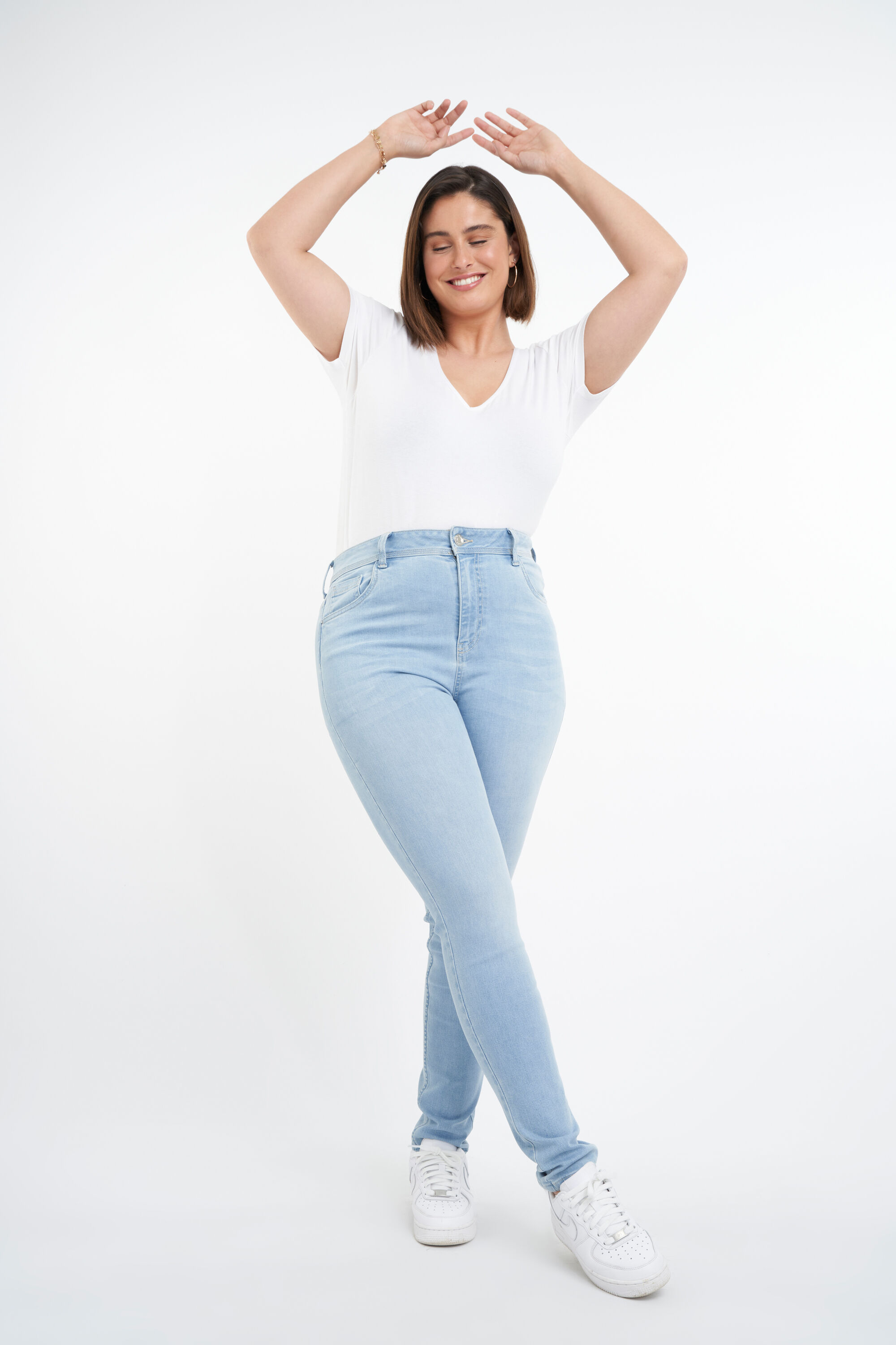 Jean moulant taille sale haute
