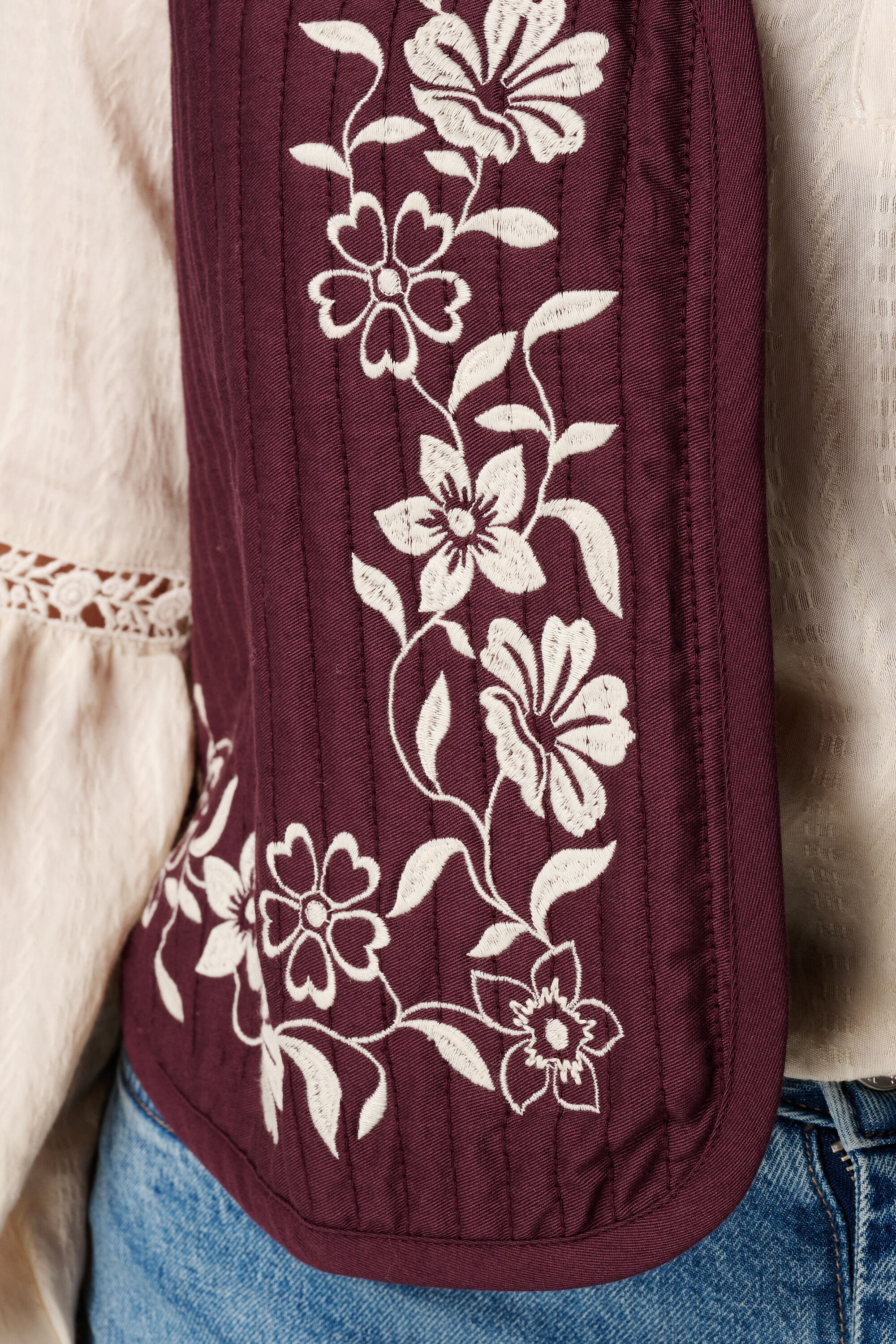 Gilet met broderie image number 6