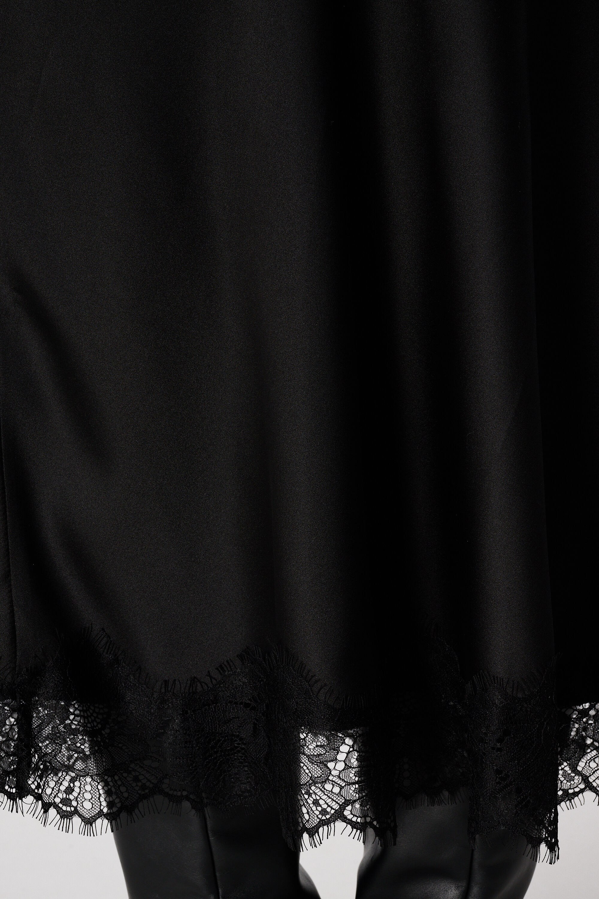 Satijnen rok met kant detail image number 4