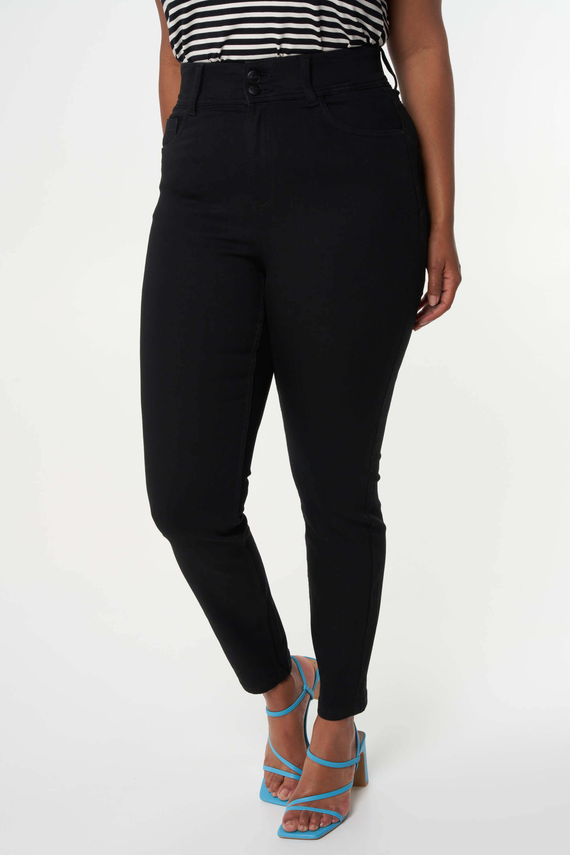 Shaping Skinny Jeans SCULPTS image number 6