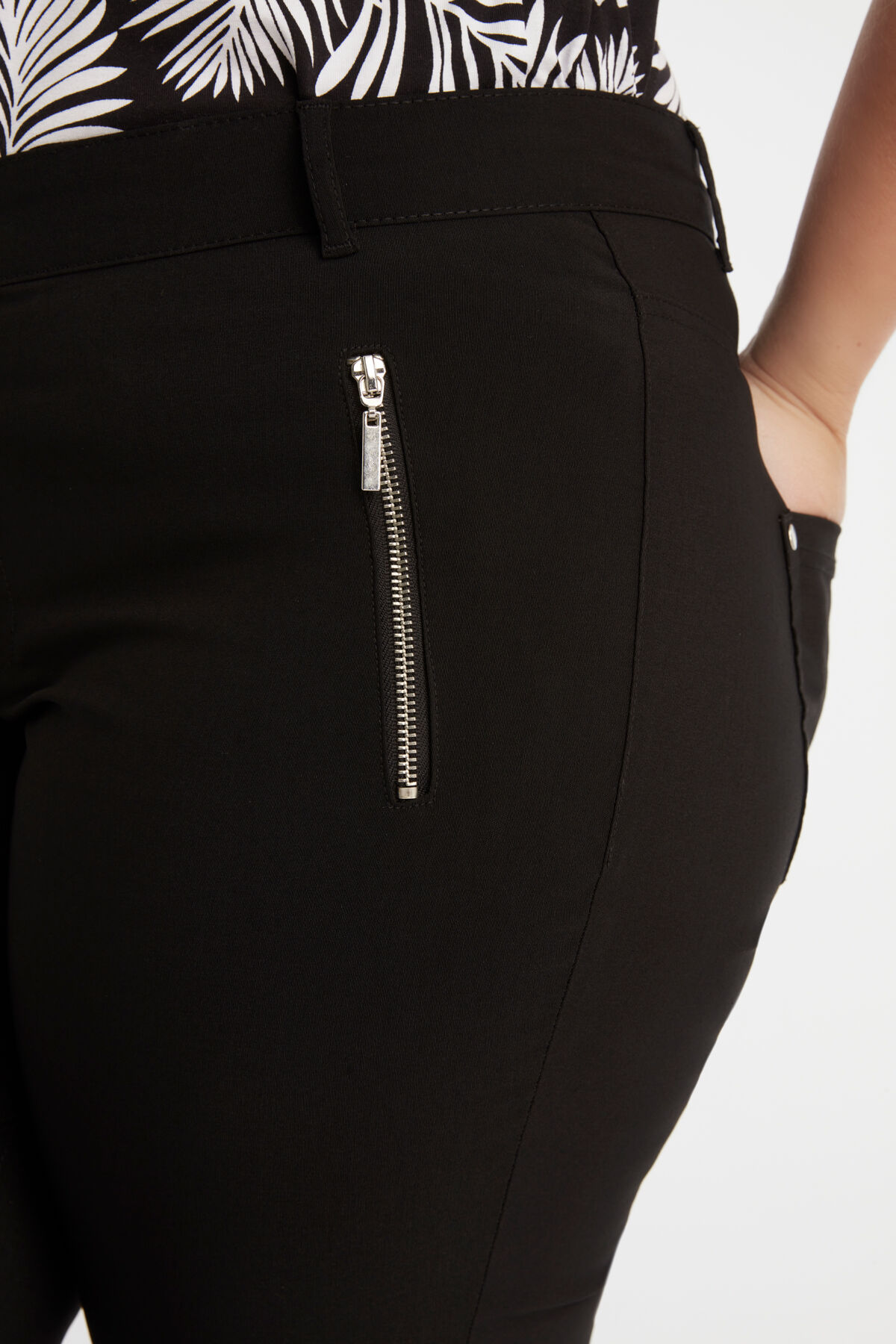 Capri broek met ritsjes image number 5