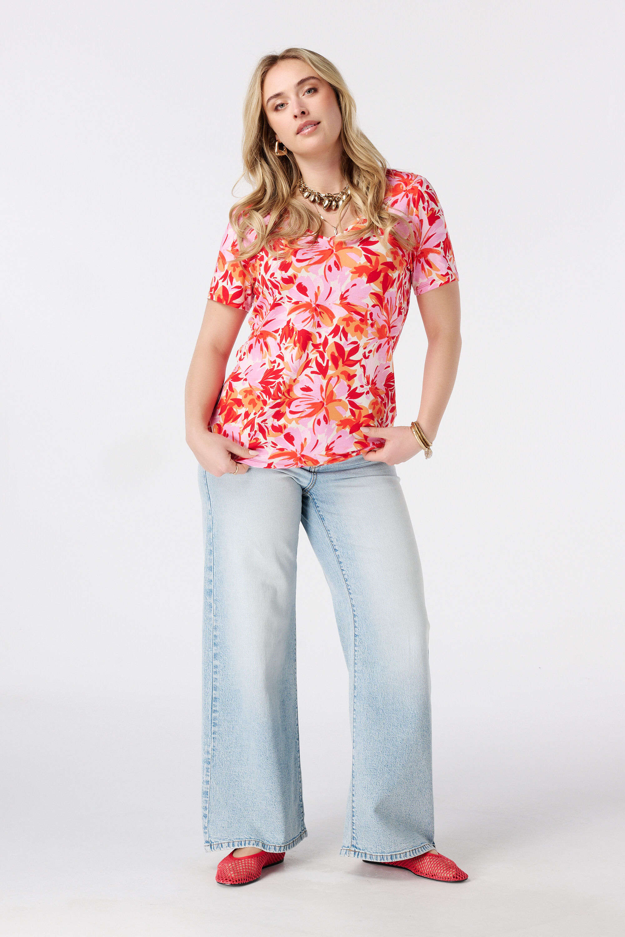T-shirt met print en v-hals image number 5