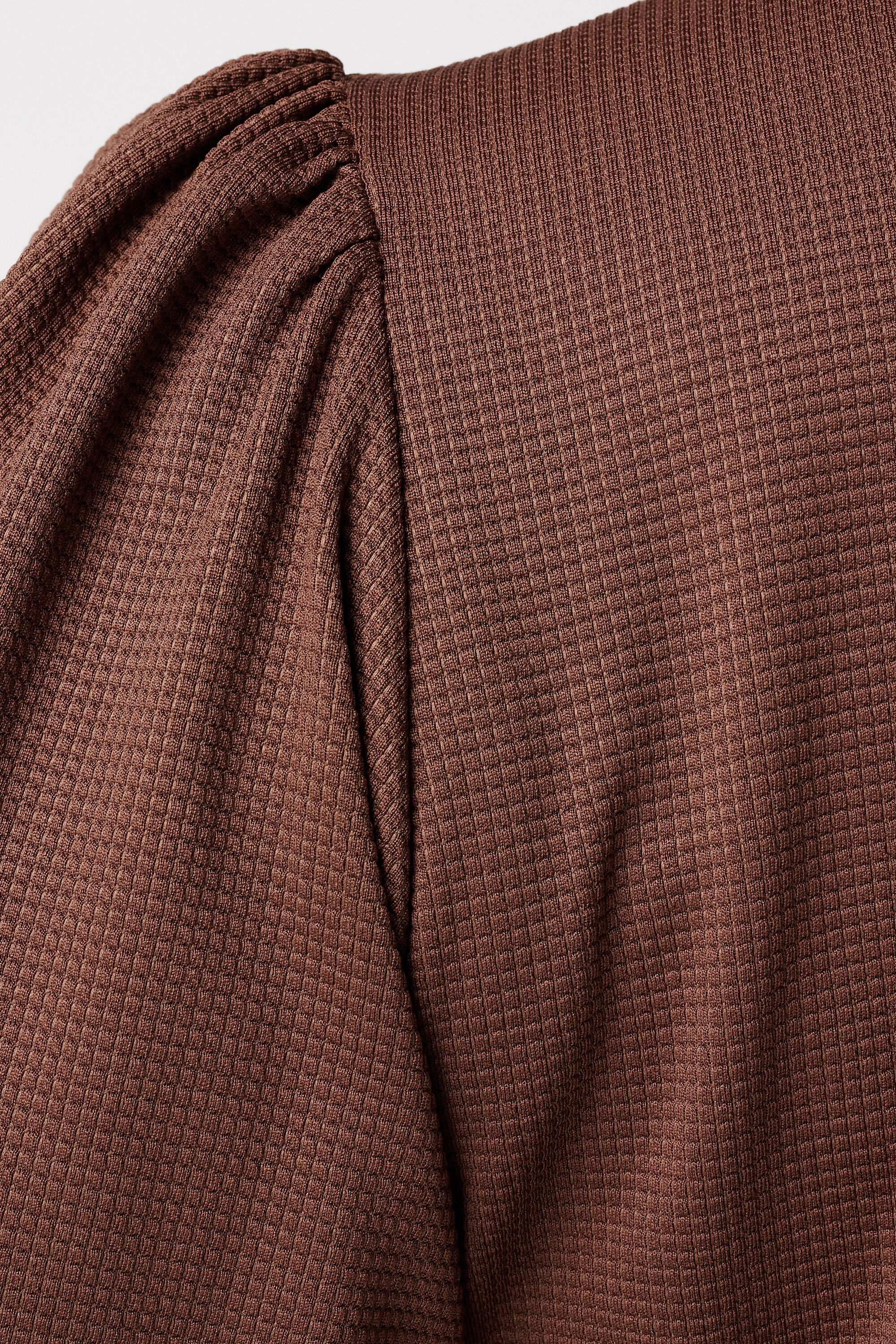 Top &agrave; manches bouffantes image number 6