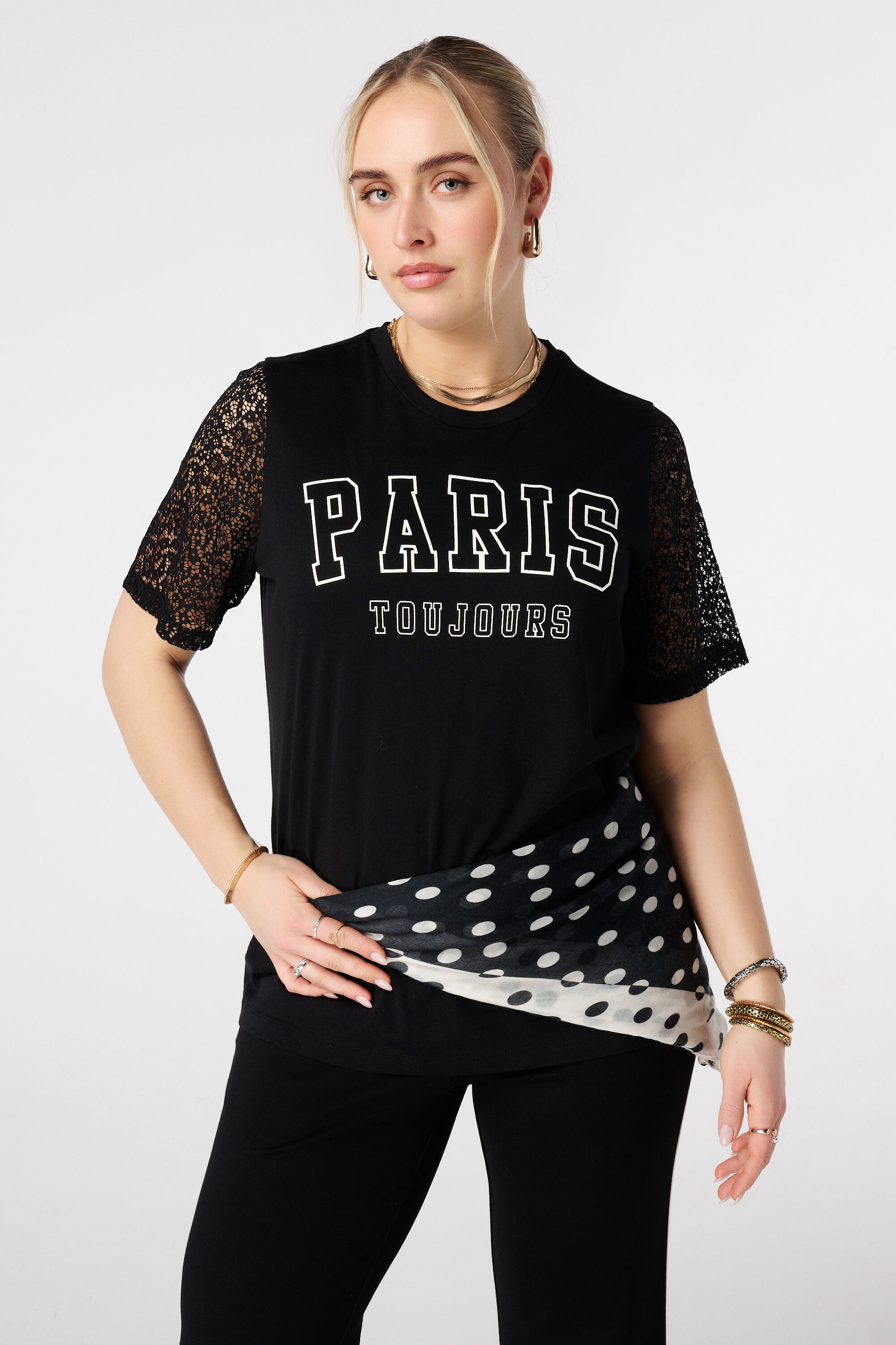 T-shirt avec manches en dentelle