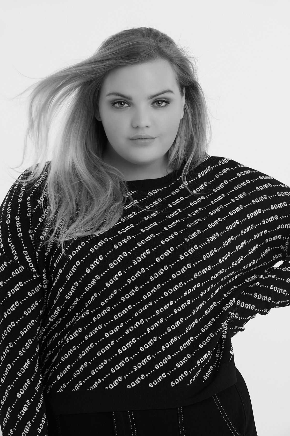 Pull-over avec imprim&eacute; logo int&eacute;gral image number 3