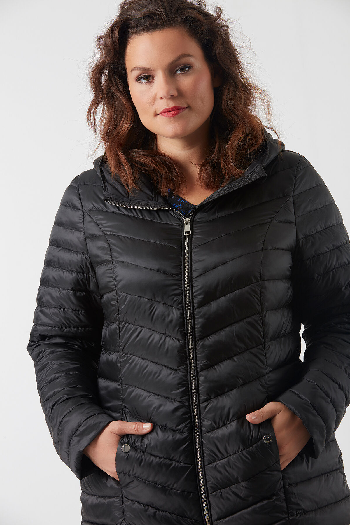 Doudoune l&eacute;g&egrave;rement matelass&eacute;e image number 3