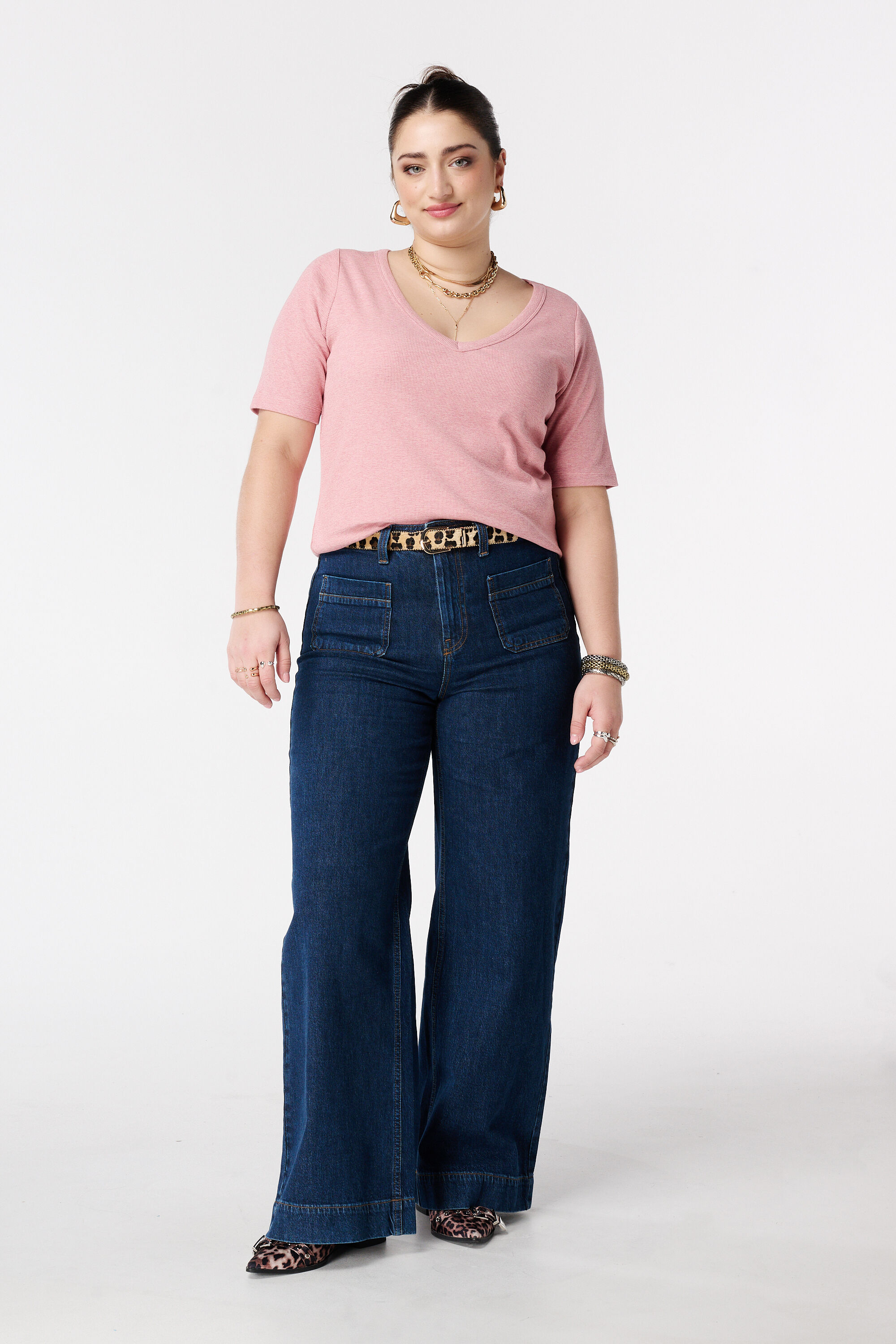 Top en maille c&ocirc;tel&eacute;e avec col en V image number 5